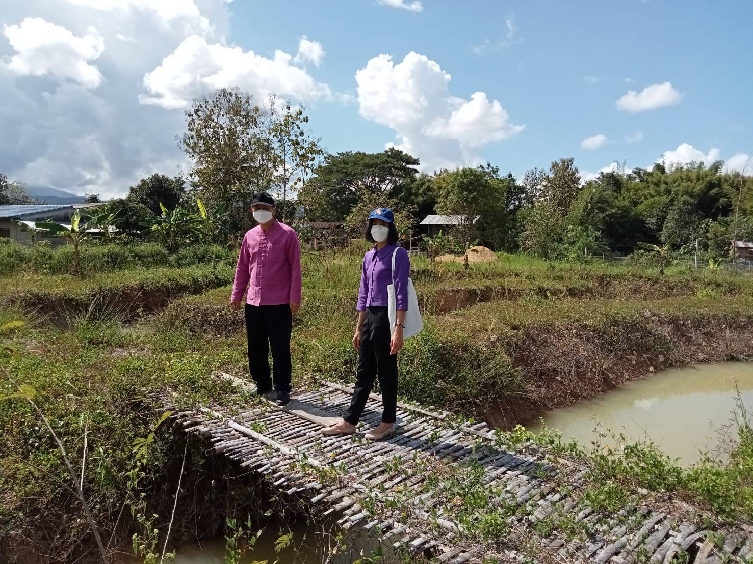 พจ.น่าน ลงพื้นที่ติดตามการดำเนินงาน โคก หนอง นาโมเดล อำเภอบ้านหลวง จังหวัดน่าน