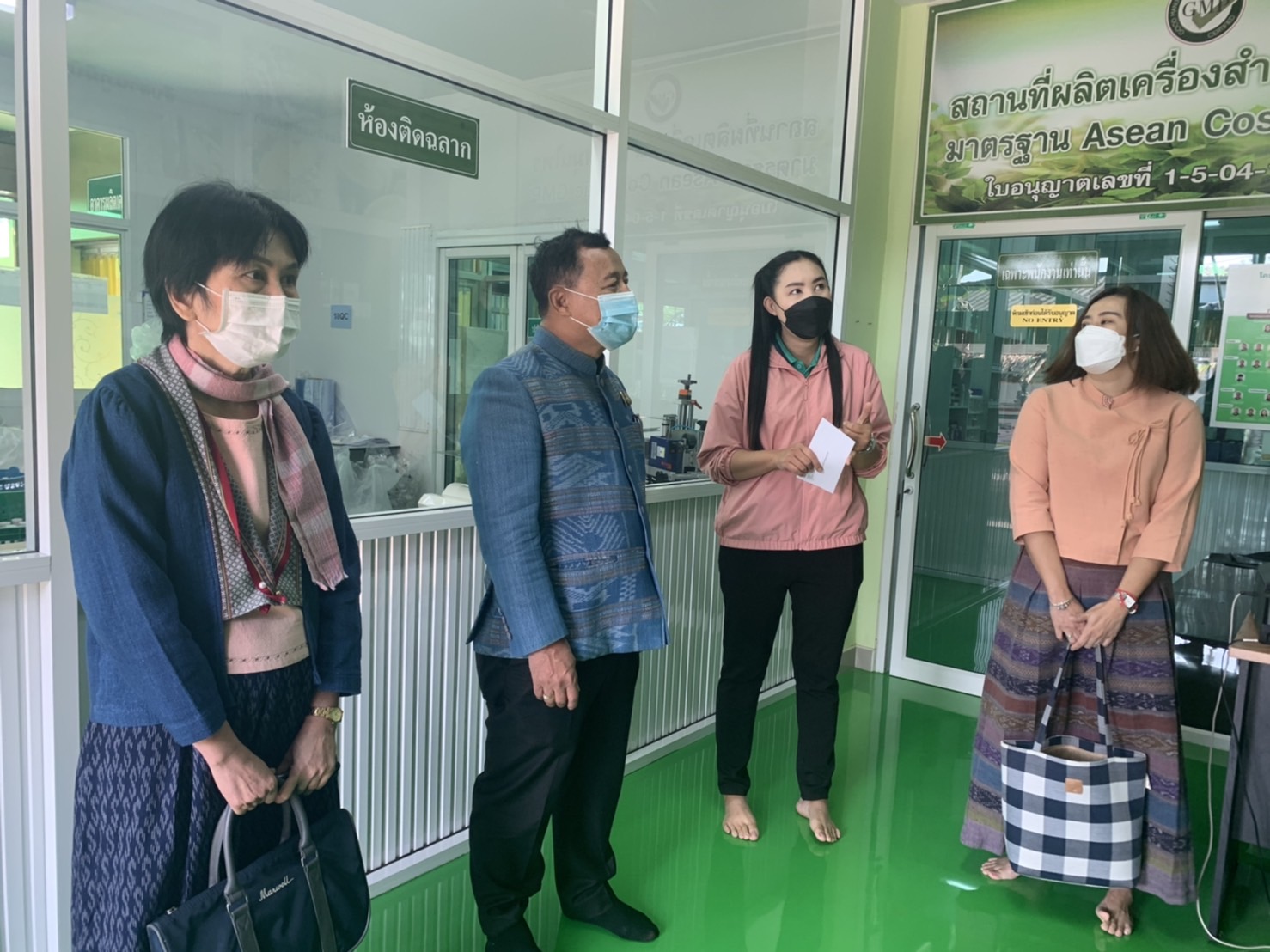 หัวหน้าผู้ตรวจราชการกรมการพัฒนาชุมชน เยี่ยมเยือนให้กำลังใจกลุ่มวิสาหกิจชุมชนชีววิถีตำบลบ้านน้ำเกี๋ยน อำเภอภูเพียง จังหวัดน่าน