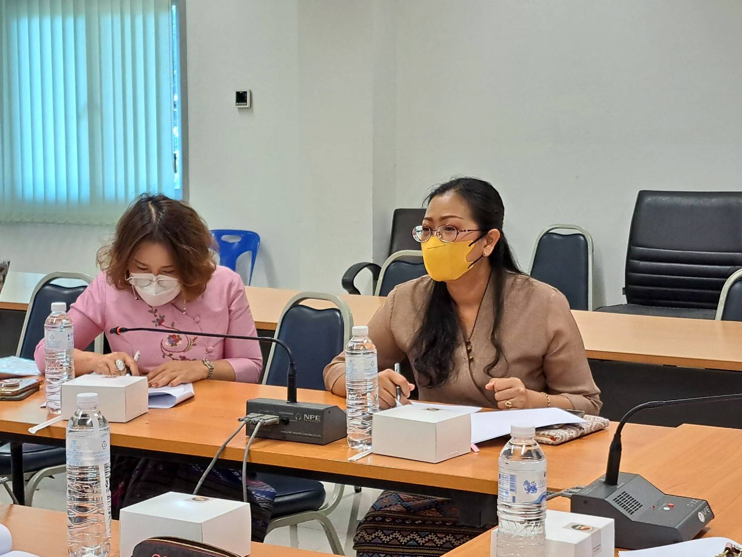 ประชุมคณะกรรมการประกวดออกแบบผลิตภัณฑ์ผ้าทอเมืองน่าน ผลิตภัณฑ์เสื้อผ้าสำเร็จรูปสุภาพบุรุษ สุภาพสตรี และผ้าลายพระราชทาน “ผ้าลายขิดนารีรัตนราชกัญญา” จังหวัดน่าน ในงานประจำปีของดีเมืองน่าน ประจำปี 2566