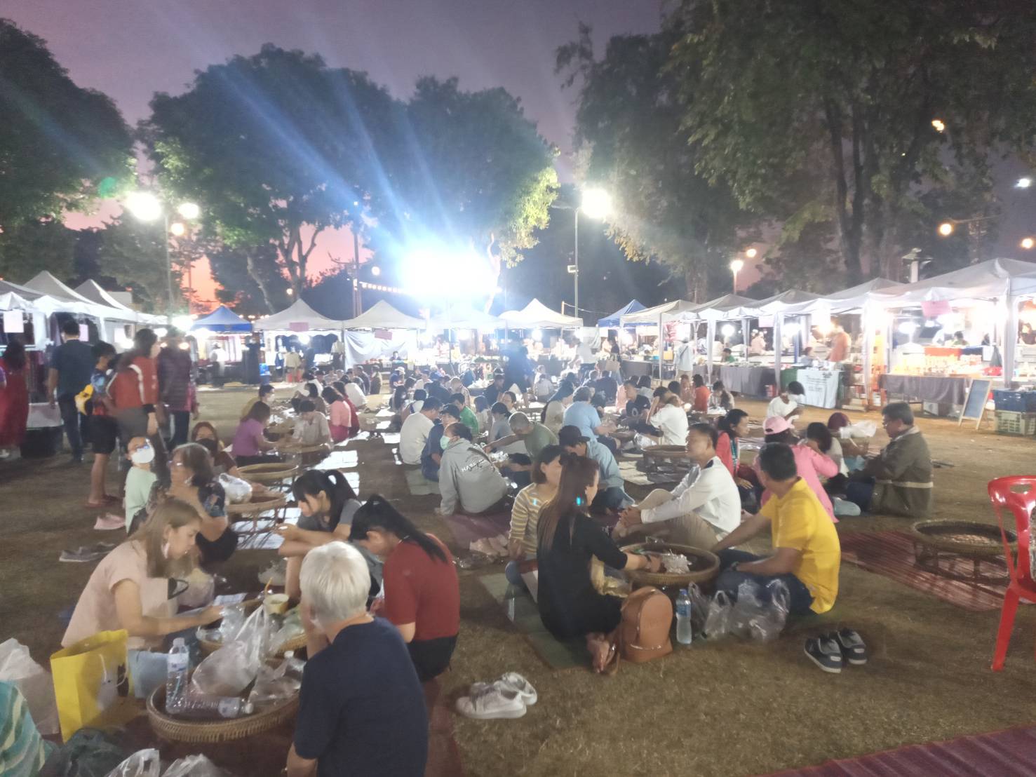 พช.น่าน ส่งเสริมช่องทางการตลาดผลิตภัณฑ์กลุ่มอาชีพสมาชิกกองทุนพัฒนาบทบาทสตรี