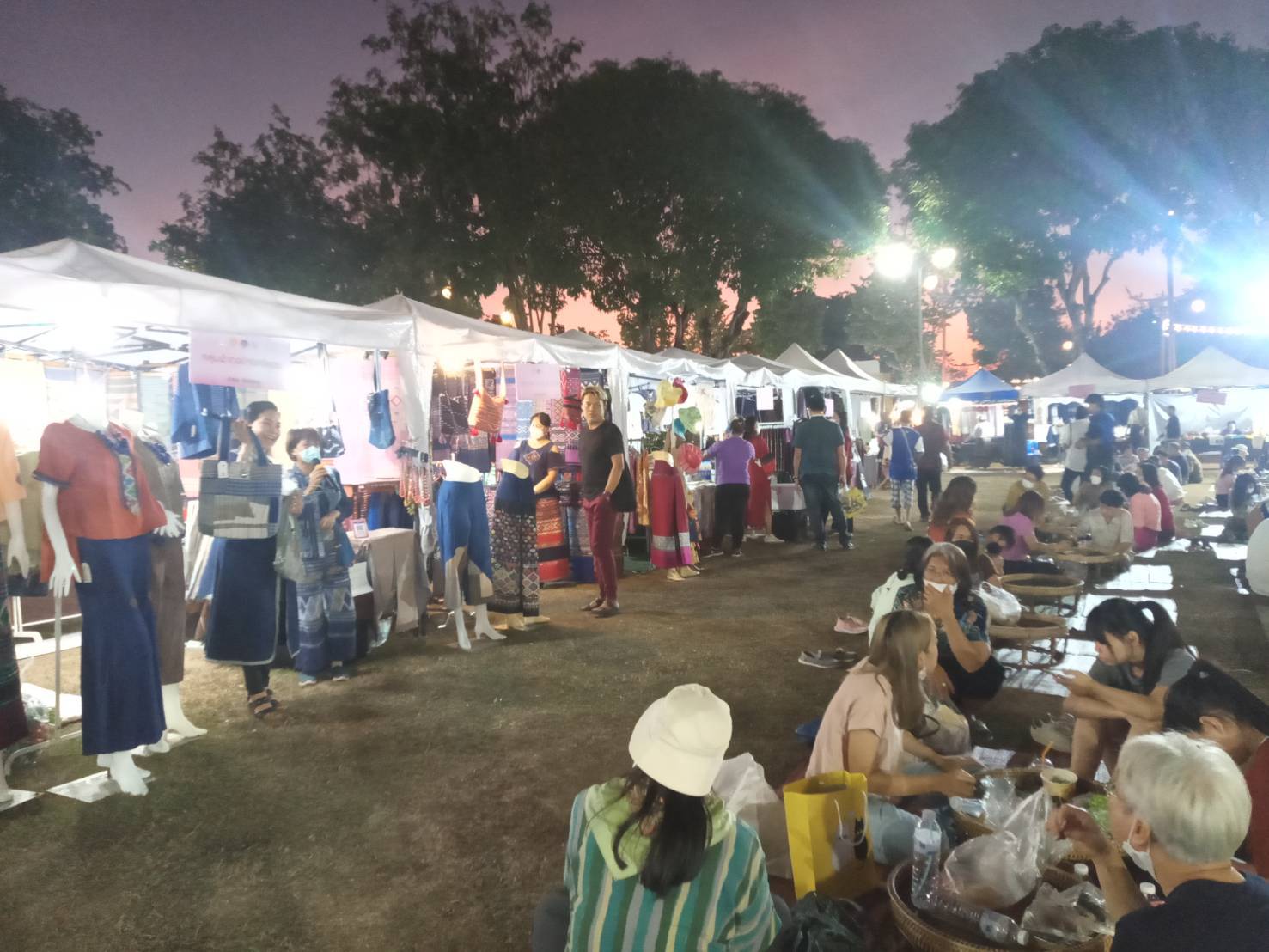 พช.น่าน ส่งเสริมช่องทางการตลาดผลิตภัณฑ์กลุ่มอาชีพสมาชิกกองทุนพัฒนาบทบาทสตรี