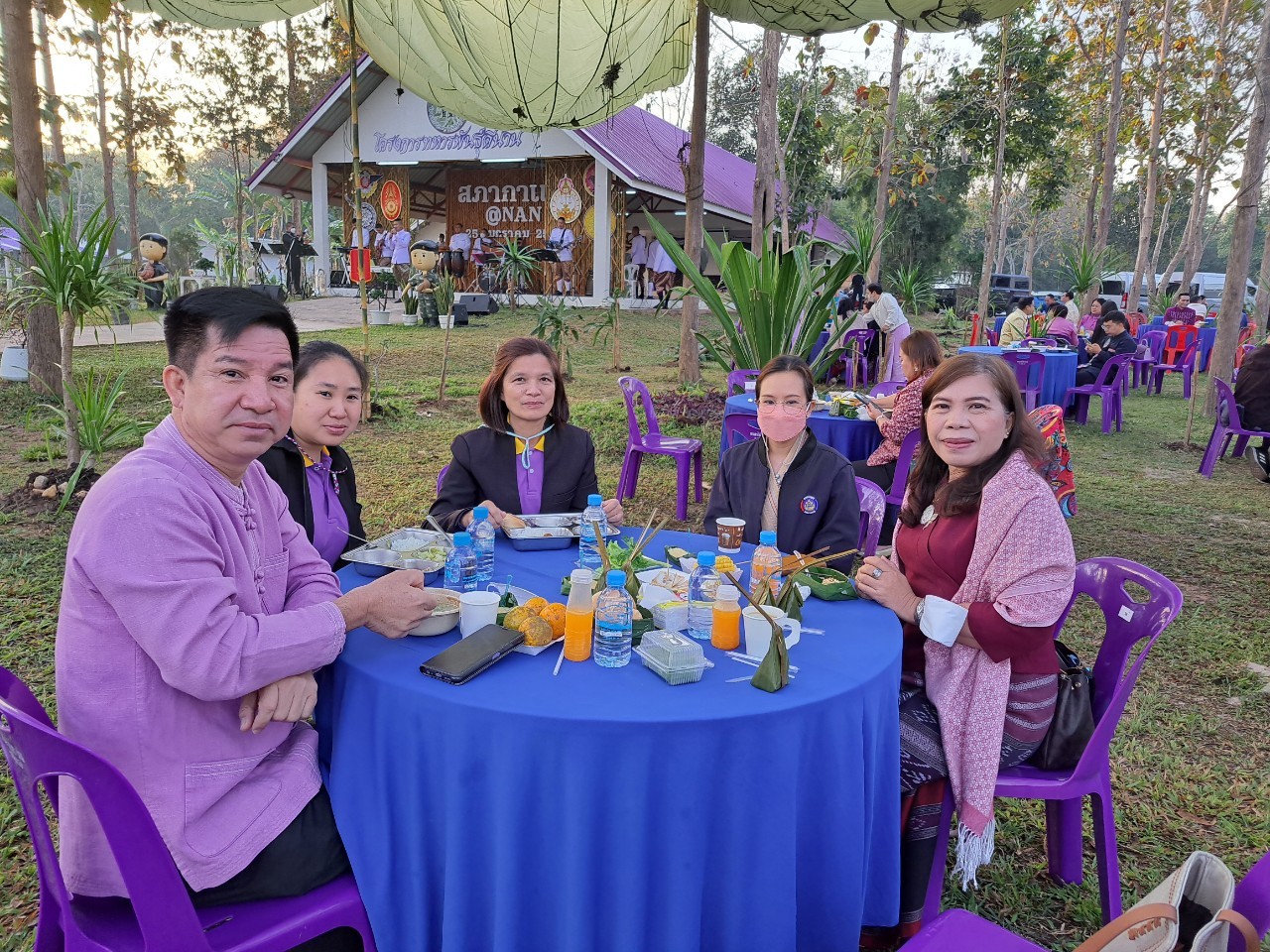 ร่วมกิจกรรมสภากาแฟจังหวัดน่าน ประจำเดือน มกราคม 2566 เพื่อหารือข้อราชการบรรยากาศยามเช้า ณ โครงการทหารพันธุ์ดีน่าน