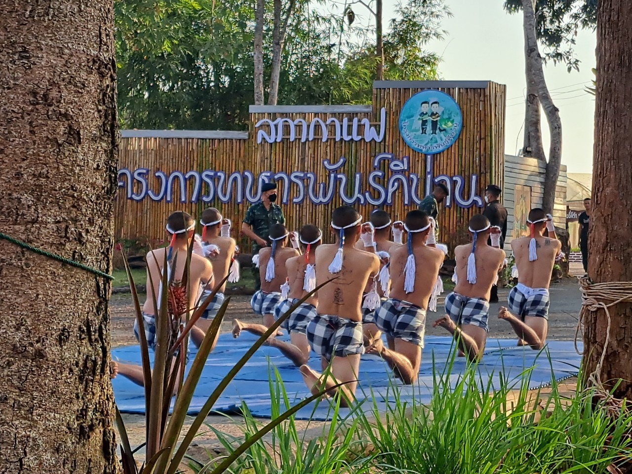 ร่วมกิจกรรมสภากาแฟจังหวัดน่าน ประจำเดือน มกราคม 2566 เพื่อหารือข้อราชการบรรยากาศยามเช้า ณ โครงการทหารพันธุ์ดีน่าน