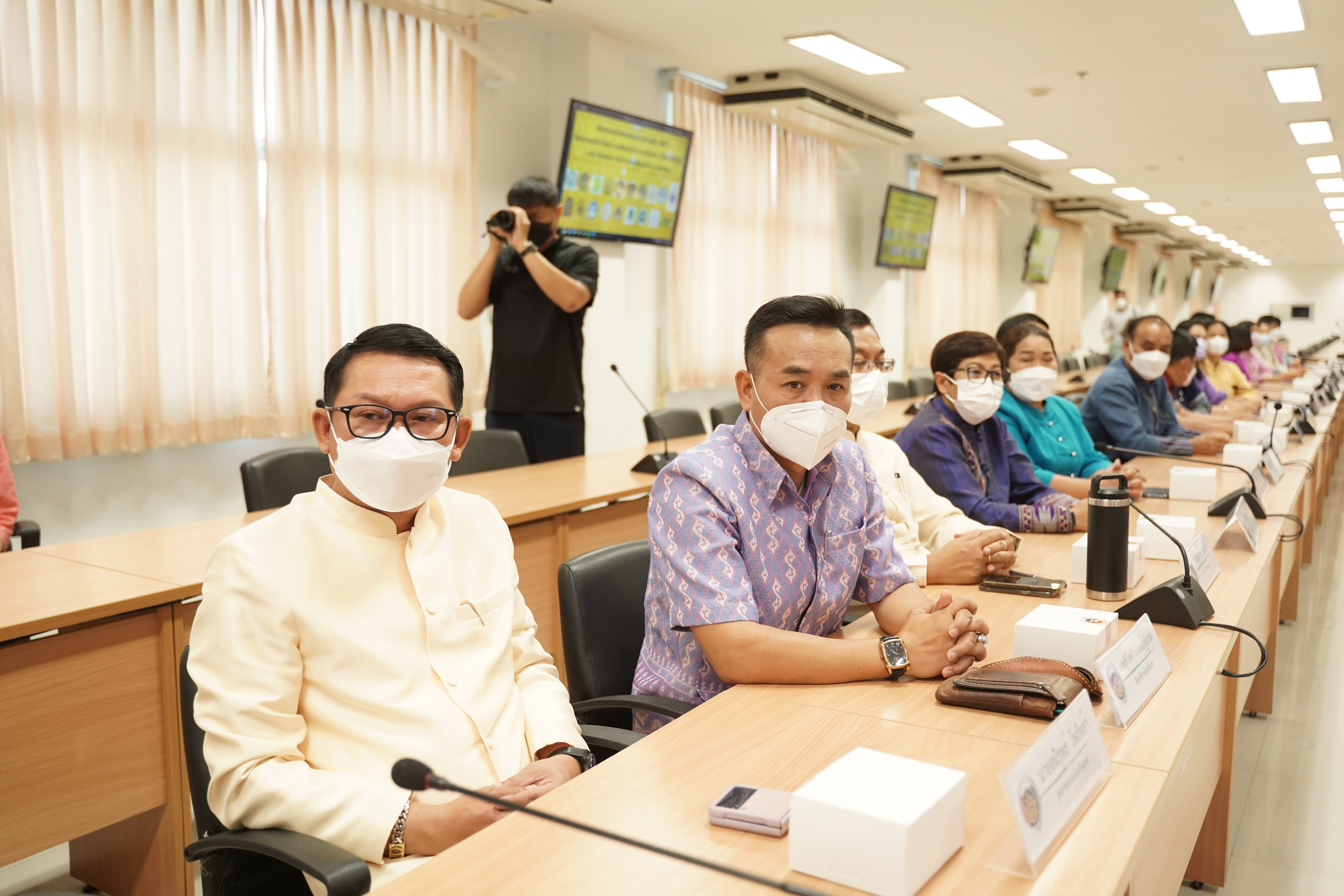 จังหวัดน่าน จับมือ 46 หน่วยงานร่วม MOU อนุรักษ์ สืบสาน และพัฒนาผ้าน่าน ตามโครงการ “ผ้าไทยใส่ให้สนุก”