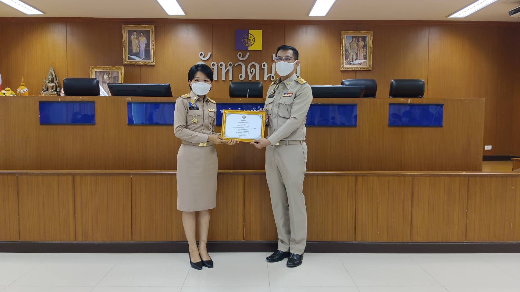 จังหวัดน่าน มอบรางวัลการประกวดร้านนิทรรศการงานประจำปี และของดีเมืองน่าน ประจำปี 2566