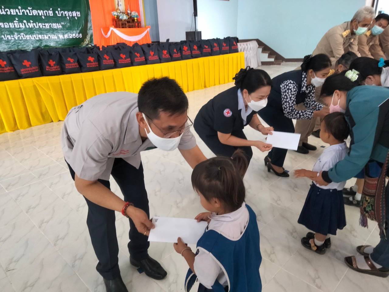 พช.น่าน : ร่วมกิจกรรมหน่วยแพทย์เคลื่อนที่ พอ.สว. และการหน่วยบำบัดทุกข์บำรุงสุขสร้างรอยยิ้มให้ประชาชน