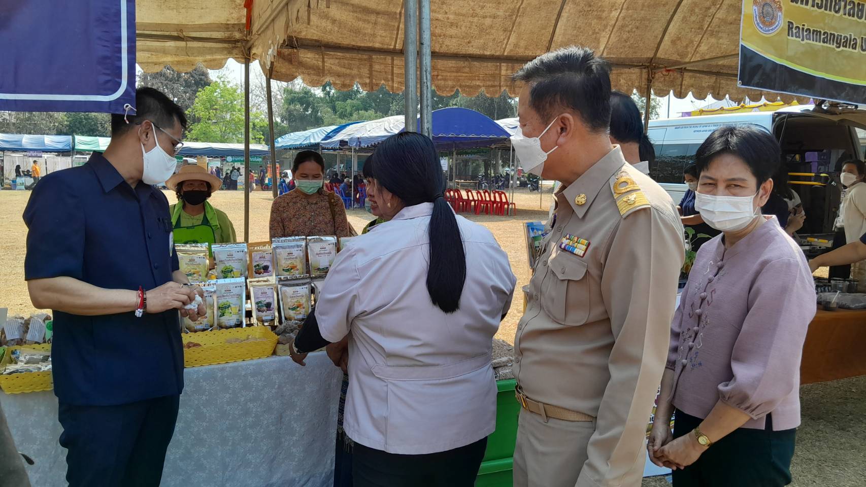 พช.น่าน : ร่วมกิจกรรมหน่วยแพทย์เคลื่อนที่ พอ.สว. และการหน่วยบำบัดทุกข์บำรุงสุขสร้างรอยยิ้มให้ประชาชน