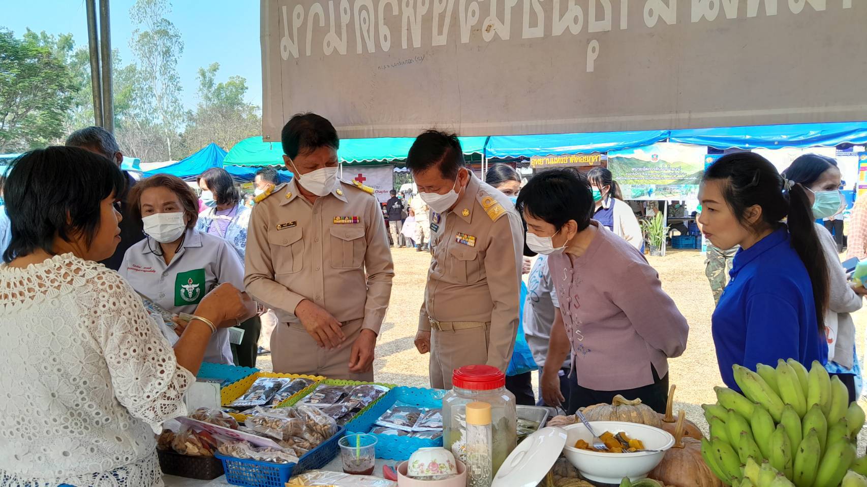 พช.น่าน : ร่วมกิจกรรมหน่วยแพทย์เคลื่อนที่ พอ.สว. และการหน่วยบำบัดทุกข์บำรุงสุขสร้างรอยยิ้มให้ประชาชน