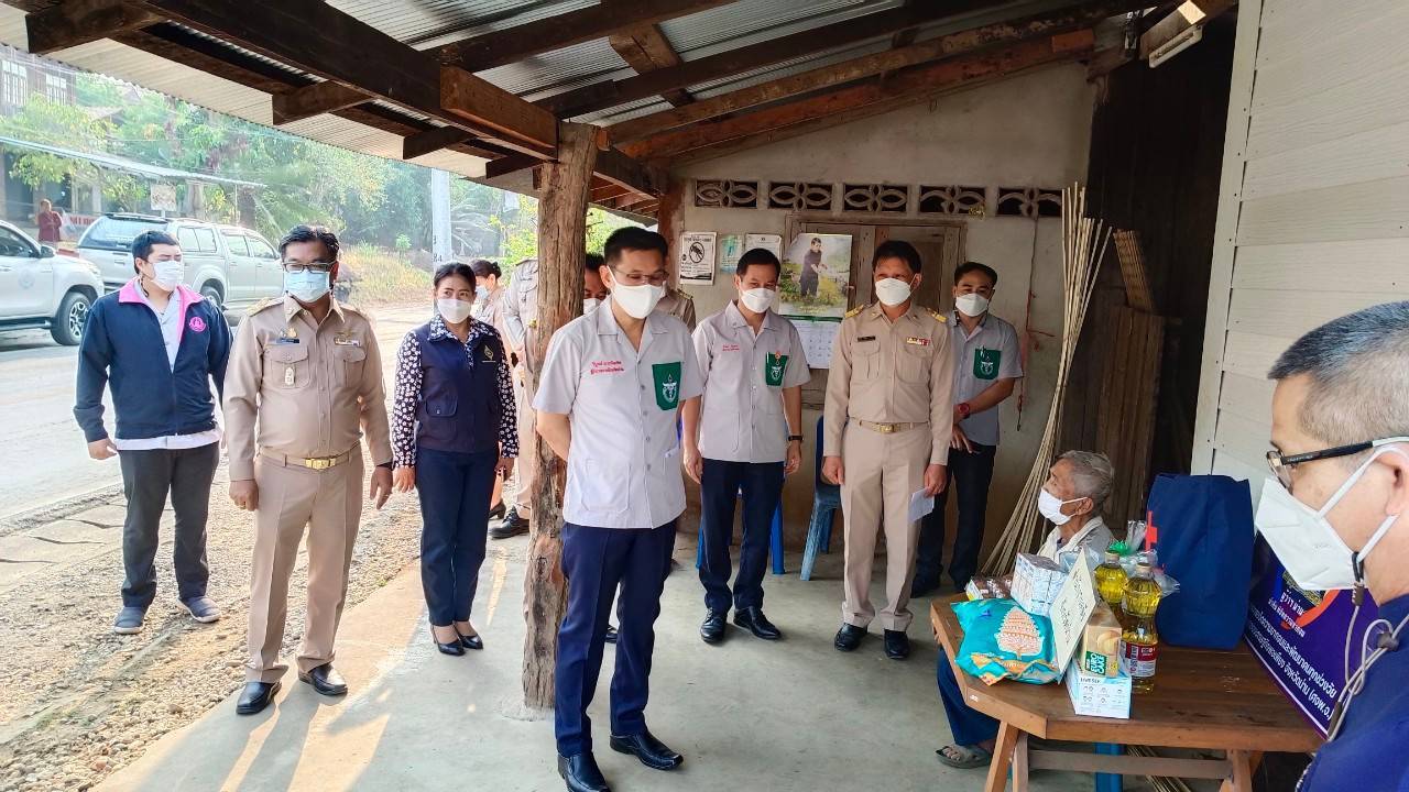 พช.น่าน : ผู้ว่าราชการจังหวัดน่าน เยี่ยมบ้านครัวเรือนยากจน ในพื้นที่อำเภอ จังหวัดน่าน