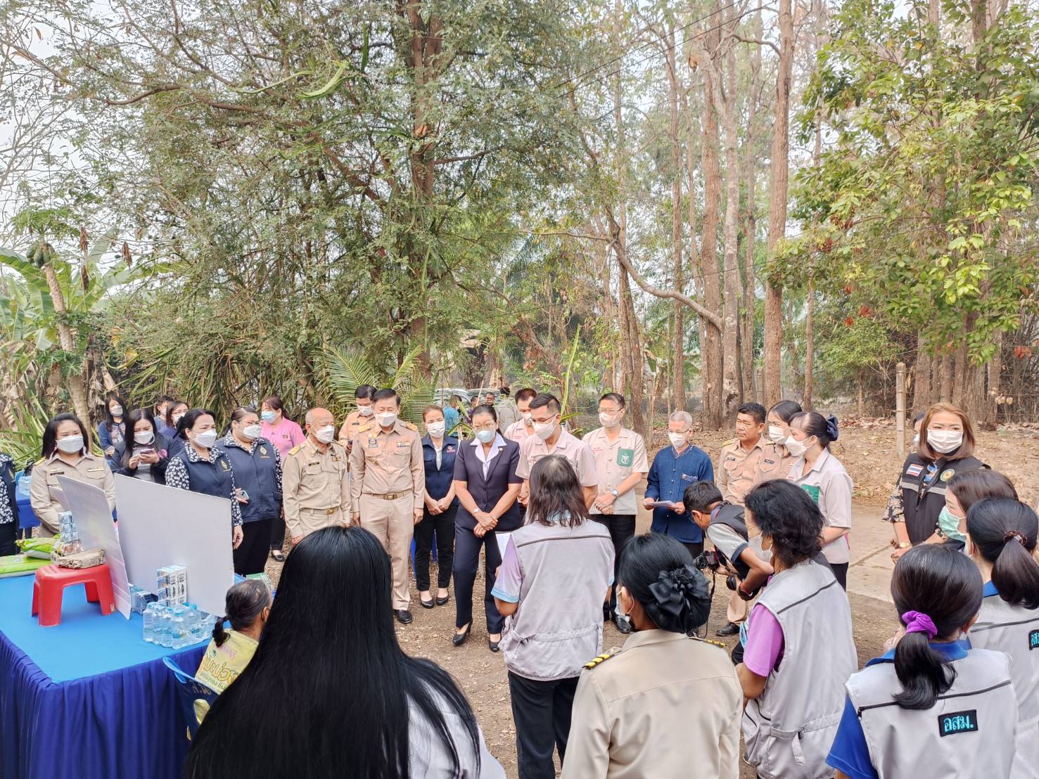 ผู้ว่าราชการจังหวัดน่าน มอบเครื่องอุปโภคบริโภค/ถุงยังชีพ และเยี่ยมบ้านครัวเรือนยากจนเป้าหมาย TPMAP ในพื้นที่อำเภอเชียงกลาง จังหวัดน่าน