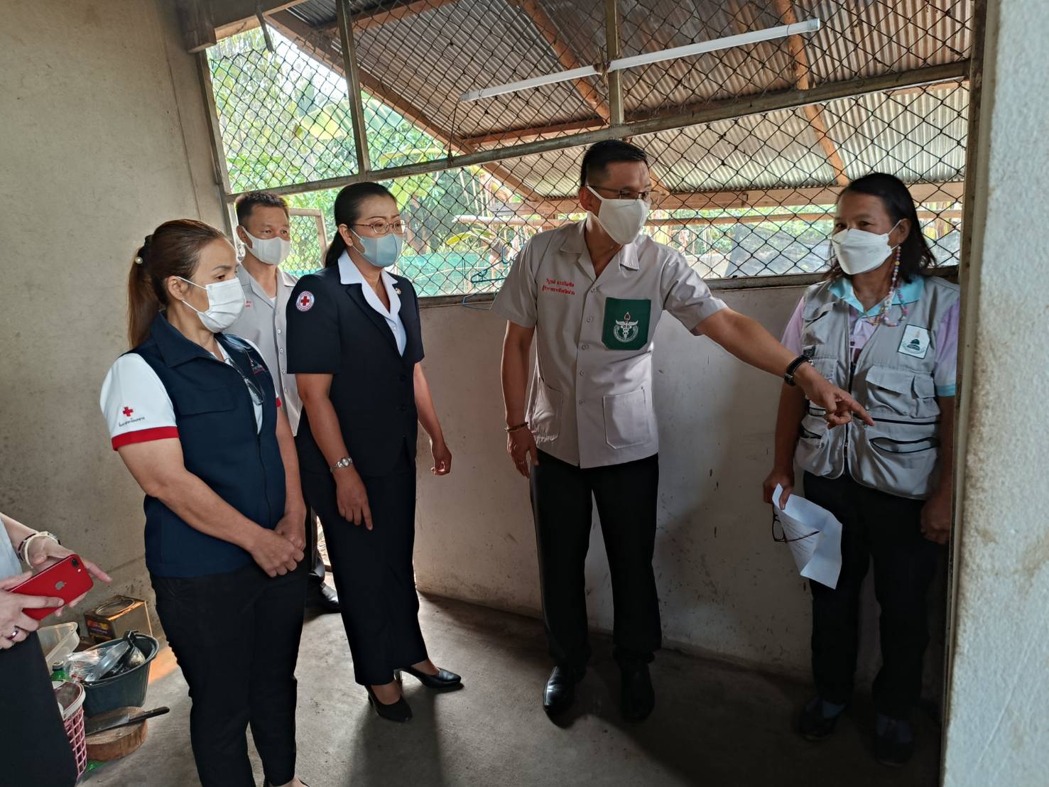 ผู้ว่าราชการจังหวัดน่าน มอบเครื่องอุปโภคบริโภค/ถุงยังชีพ และเยี่ยมบ้านครัวเรือนยากจนเป้าหมาย TPMAP ในพื้นที่อำเภอเชียงกลาง จังหวัดน่าน