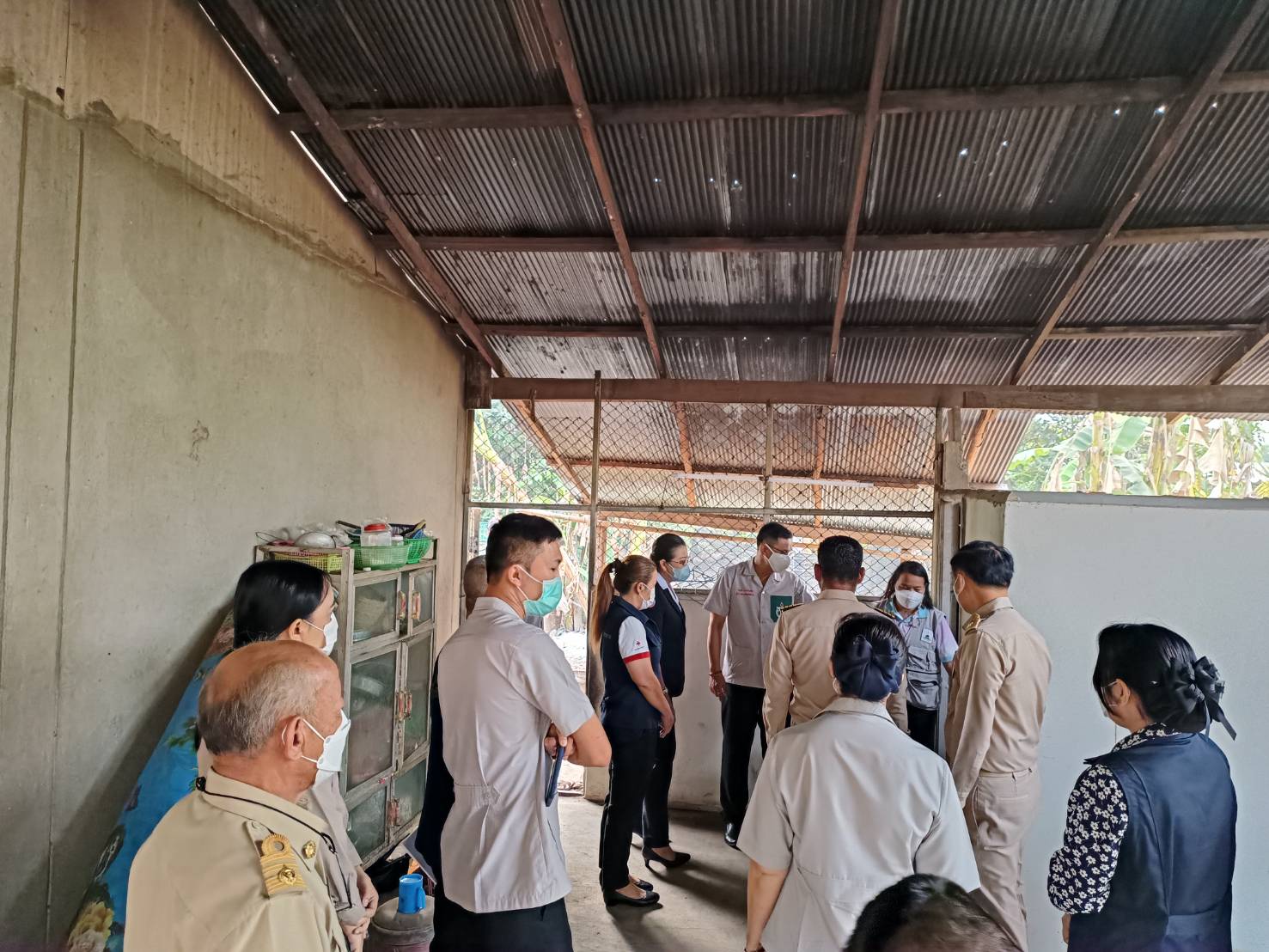 ผู้ว่าราชการจังหวัดน่าน มอบเครื่องอุปโภคบริโภค/ถุงยังชีพ และเยี่ยมบ้านครัวเรือนยากจนเป้าหมาย TPMAP ในพื้นที่อำเภอเชียงกลาง จังหวัดน่าน