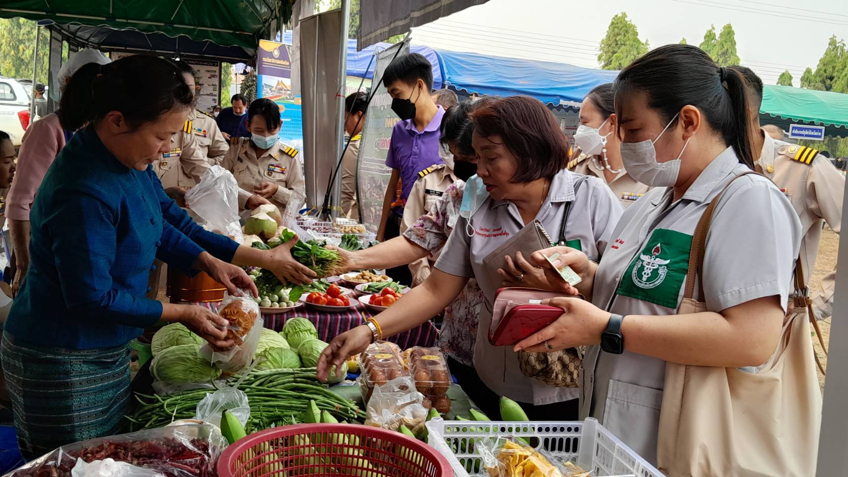 กิจกรรมหน่วยแพทย์เคลื่อนที่ พอ.สว. และการหน่วยบำบัดทุกข์บำรุงสุขสร้างรอยยิ้มให้ประชาชน พื้นที่ตำบลพระธาตุ อำเภอเชียงกลาง จังหวัดน่าน