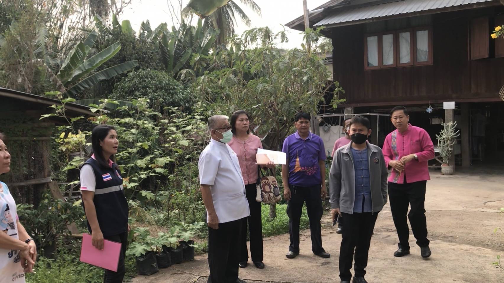 เยี่ยมเยือนครัวเรือนต้นแบบการปลูกผักสวนครัวเพื่อสร้างความมั่นคงทางอาหาร ในพื้นที่ตำบลถืมตอง อำเภอเมืองน่าน จังหวัดน่าน