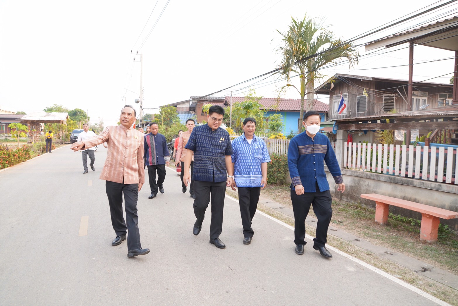 รองอธิบดีกรมการพัฒนาชุมชน ติดตามผลการดำเนินงานปลูกผักสวนครัว สร้างความมั่นคงทางอาหาร ตามพระราชดำริสมเด็จพระกนิษฐาธิราชเจ้า กรมสมเด็จพระเทพรัตนราชสุดาฯ สยามบรมราชกุมารี