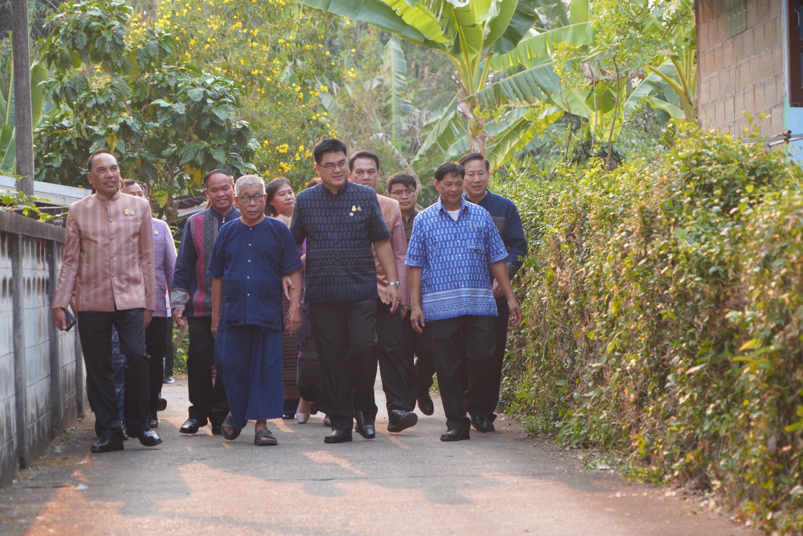 รองอธิบดีกรมการพัฒนาชุมชน ติดตามผลการดำเนินงานปลูกผักสวนครัว สร้างความมั่นคงทางอาหาร ตามพระราชดำริสมเด็จพระกนิษฐาธิราชเจ้า กรมสมเด็จพระเทพรัตนราชสุดาฯ สยามบรมราชกุมารี