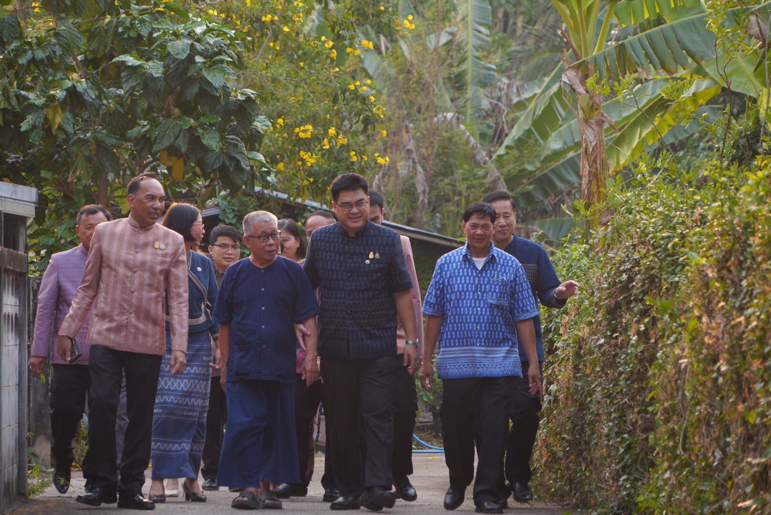 รองอธิบดีกรมการพัฒนาชุมชน ติดตามผลการดำเนินงานปลูกผักสวนครัว สร้างความมั่นคงทางอาหาร ตามพระราชดำริสมเด็จพระกนิษฐาธิราชเจ้า กรมสมเด็จพระเทพรัตนราชสุดาฯ สยามบรมราชกุมารี