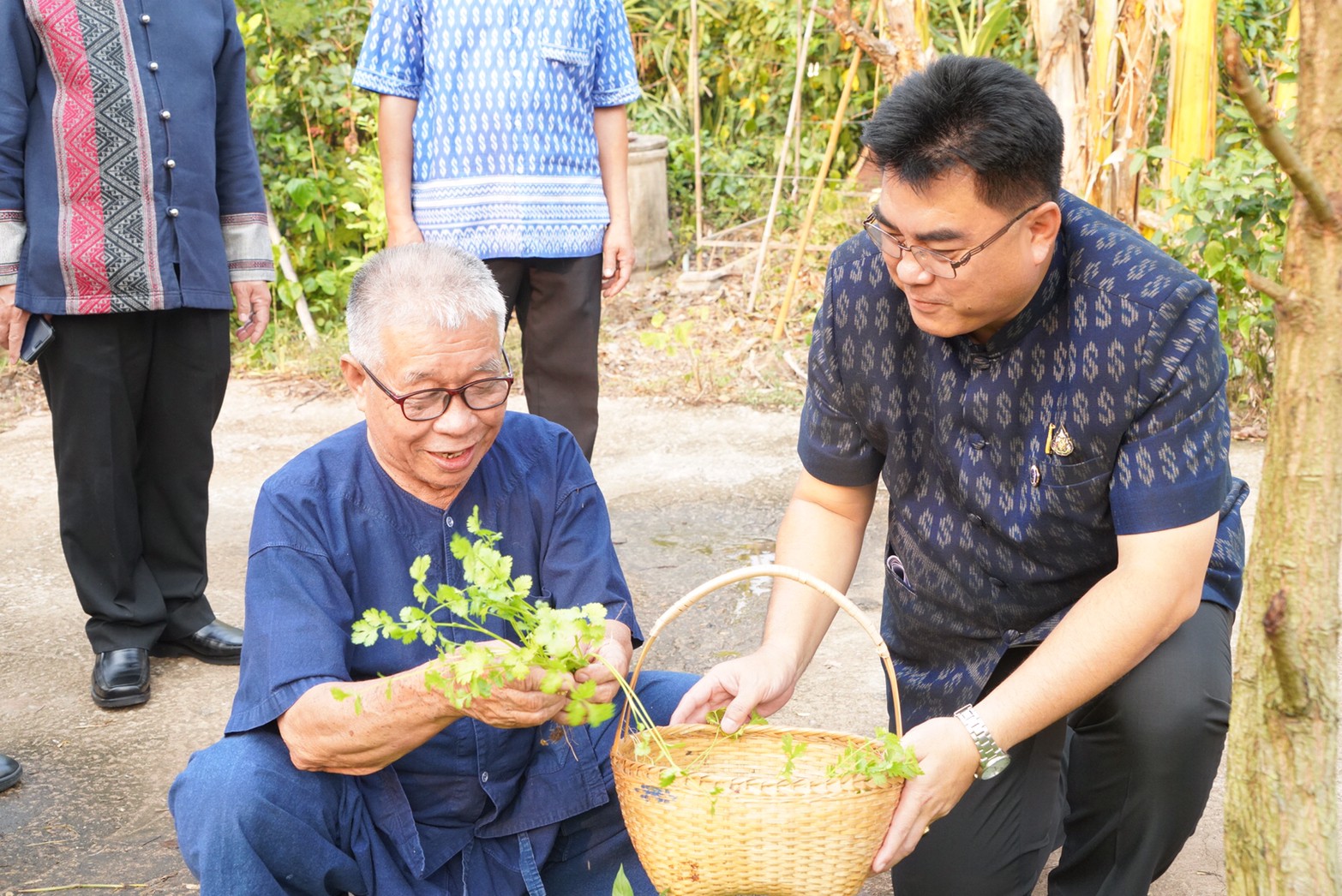 รองอธิบดีกรมการพัฒนาชุมชน ติดตามผลการดำเนินงานปลูกผักสวนครัว สร้างความมั่นคงทางอาหาร ตามพระราชดำริสมเด็จพระกนิษฐาธิราชเจ้า กรมสมเด็จพระเทพรัตนราชสุดาฯ สยามบรมราชกุมารี