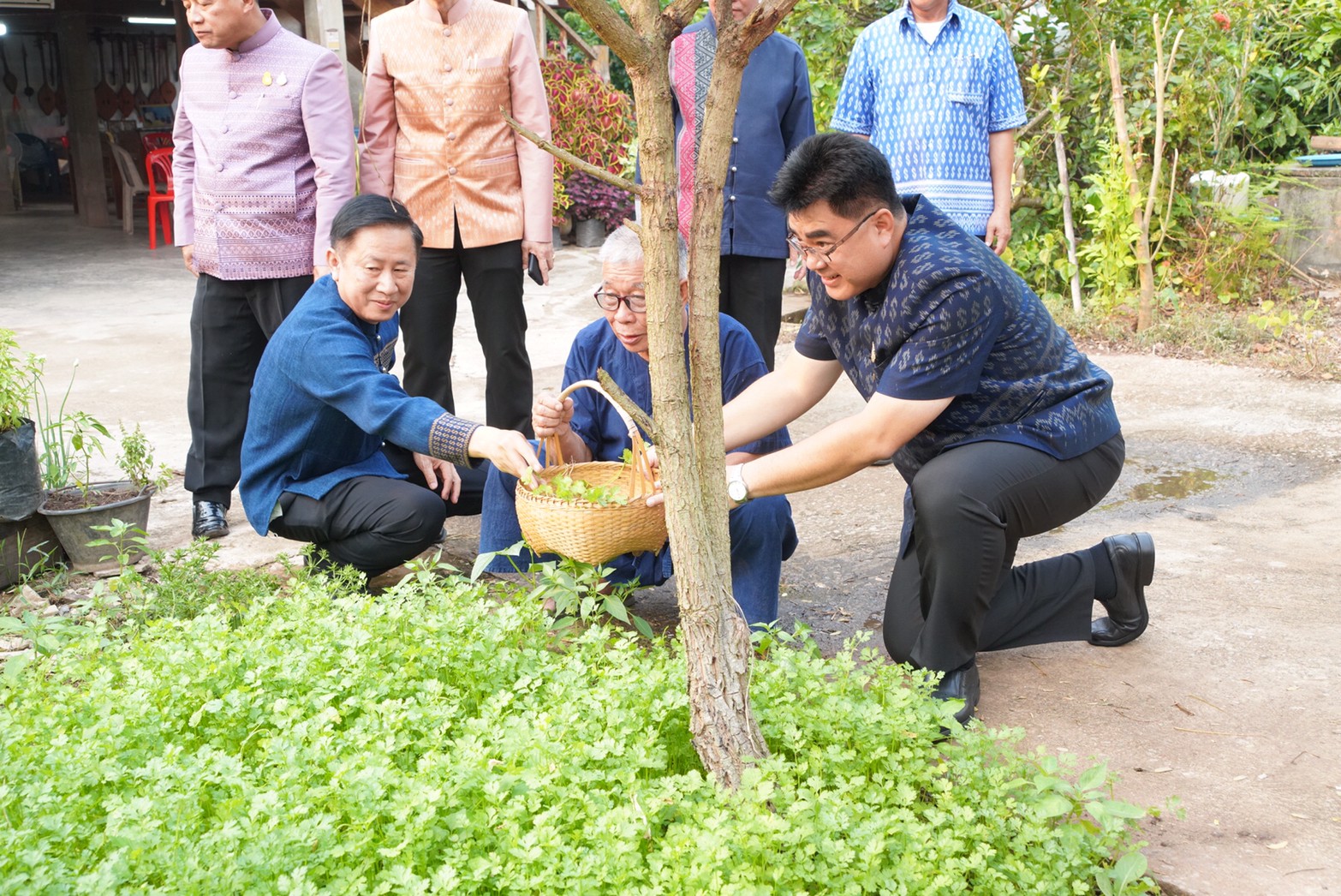 รองอธิบดีกรมการพัฒนาชุมชน ติดตามผลการดำเนินงานปลูกผักสวนครัว สร้างความมั่นคงทางอาหาร ตามพระราชดำริสมเด็จพระกนิษฐาธิราชเจ้า กรมสมเด็จพระเทพรัตนราชสุดาฯ สยามบรมราชกุมารี