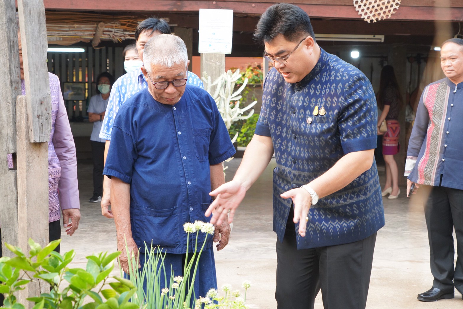 รองอธิบดีกรมการพัฒนาชุมชน ติดตามผลการดำเนินงานปลูกผักสวนครัว สร้างความมั่นคงทางอาหาร ตามพระราชดำริสมเด็จพระกนิษฐาธิราชเจ้า กรมสมเด็จพระเทพรัตนราชสุดาฯ สยามบรมราชกุมารี