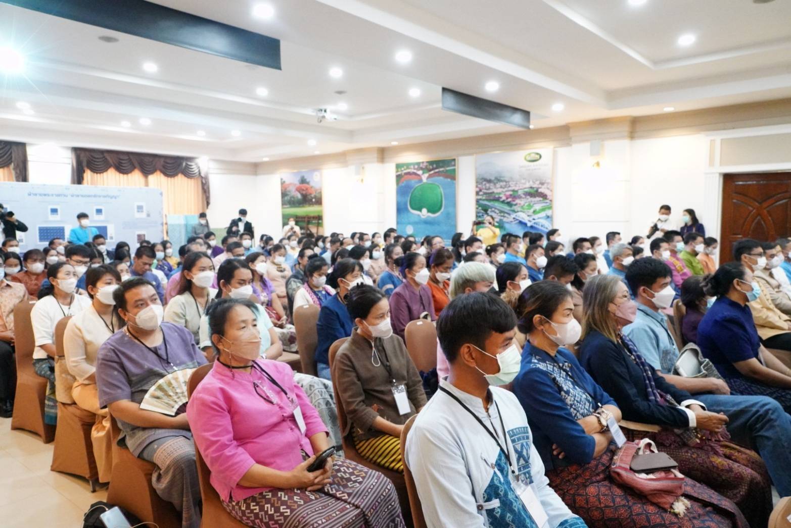 @ที่เมืองน่าน@ พช.น่าน นำผู้ผลิตผู้ประกอบการเข้าร่วมกิจกรรมการพัฒนาศักยภาพผู้ผลิตผู้ประกอบการOTOPด้านผ้าไทยและงานหัตถกรรม(Coaching)