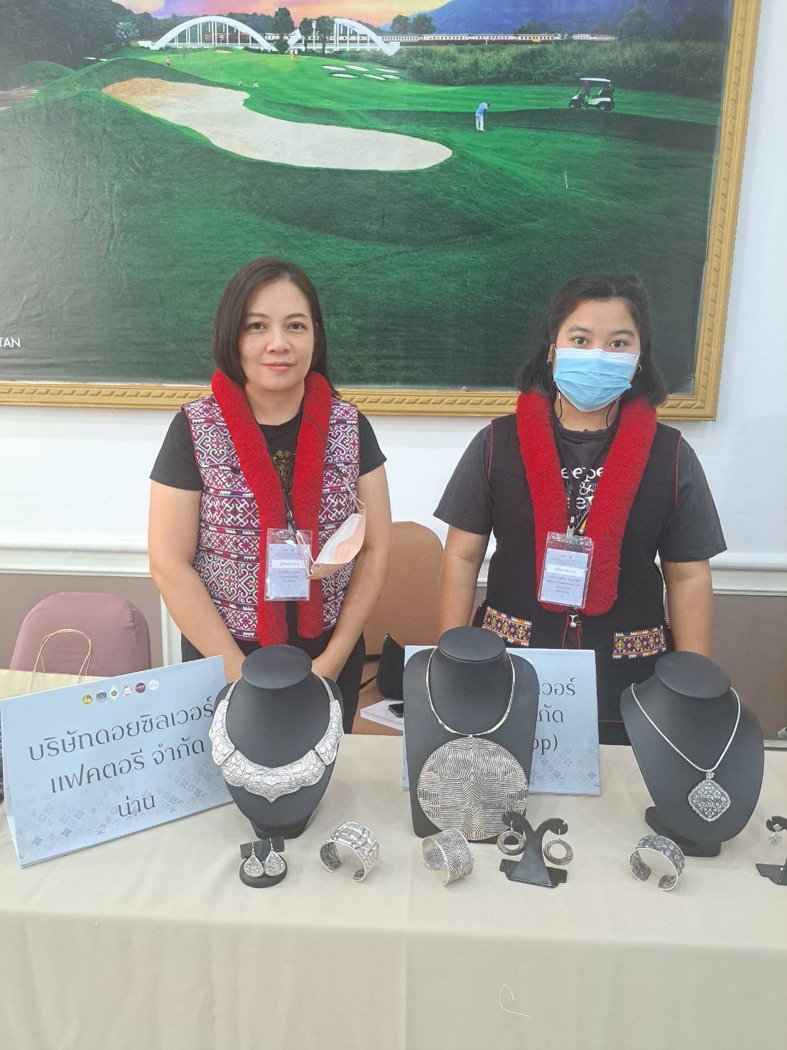 @ที่เมืองน่าน@ พช.น่าน นำผู้ผลิตผู้ประกอบการเข้าร่วมกิจกรรมการพัฒนาศักยภาพผู้ผลิตผู้ประกอบการOTOPด้านผ้าไทยและงานหัตถกรรม(Coaching)