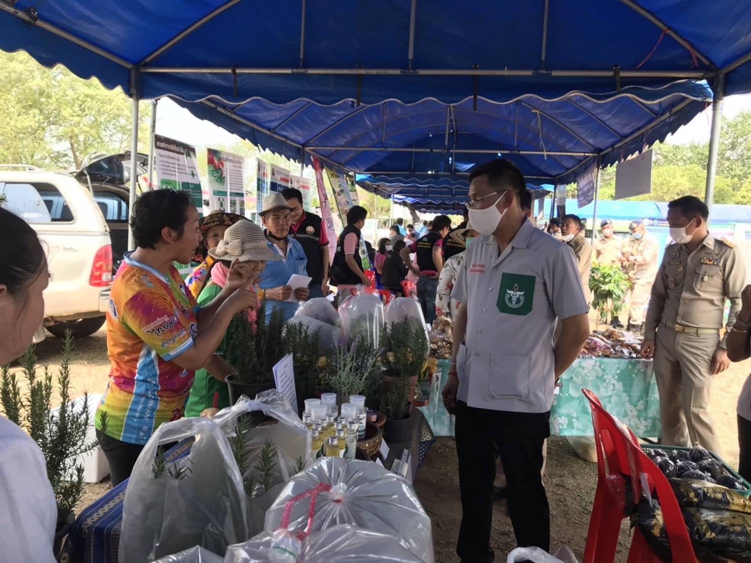พช.น่าน : ร่วมกิจกรรมหน่วยแพทย์เคลื่อนที่ พอ.สว. และการหน่วยบำบัดทุกข์บำรุงสุขสร้างรอยยิ้มให้ประชาชน ณ อำเภอทุ่งช้าง จังหวัดน่าน