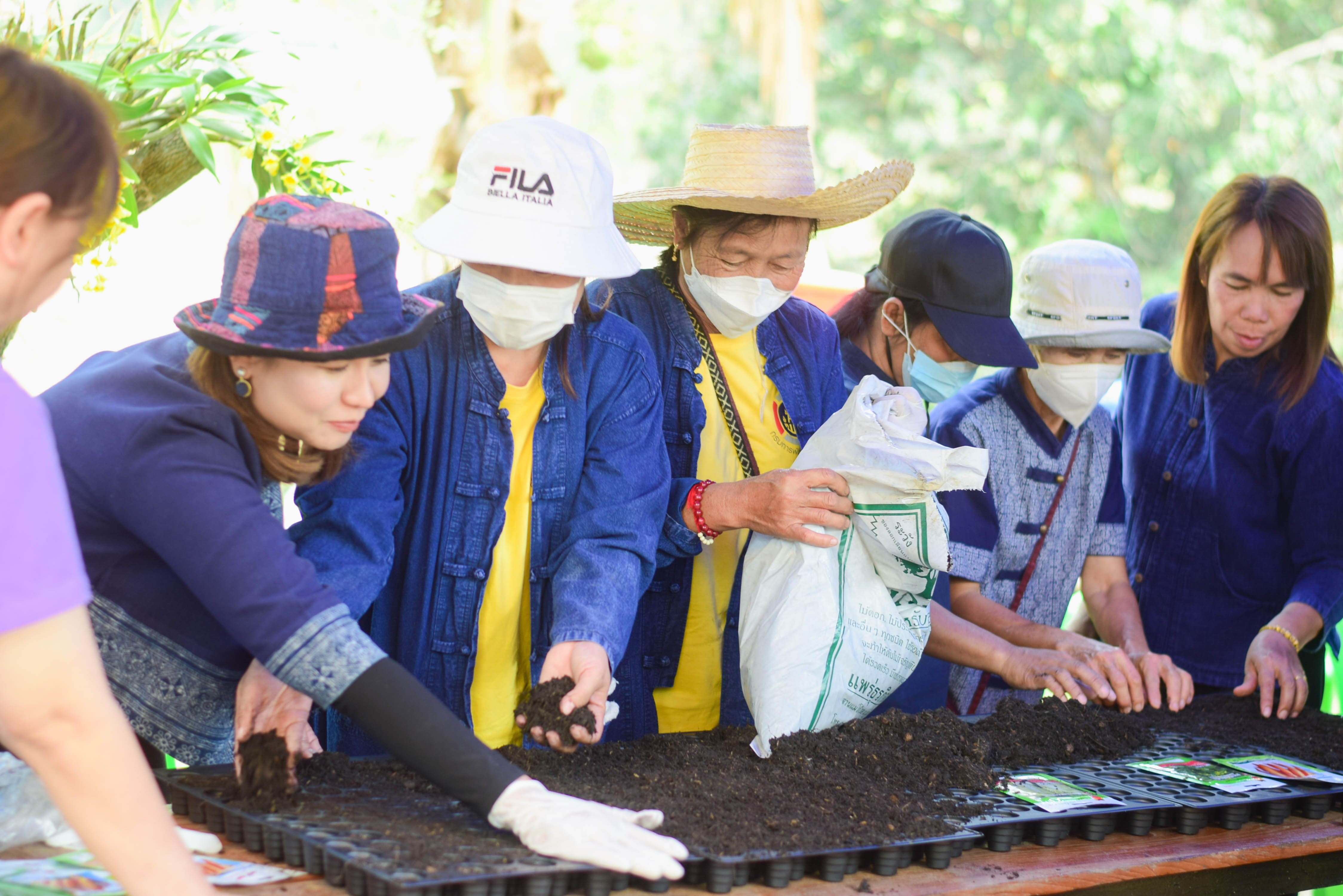 พช.น่าน ร่วมกับเครือข่ายโคก หนอง นา พัฒนาชุมชนนาน้อย จัดกิจกรรมเอามื้อสามัคคี “โคก หนอง นา พัฒนาชุมชนนาน้อย”
