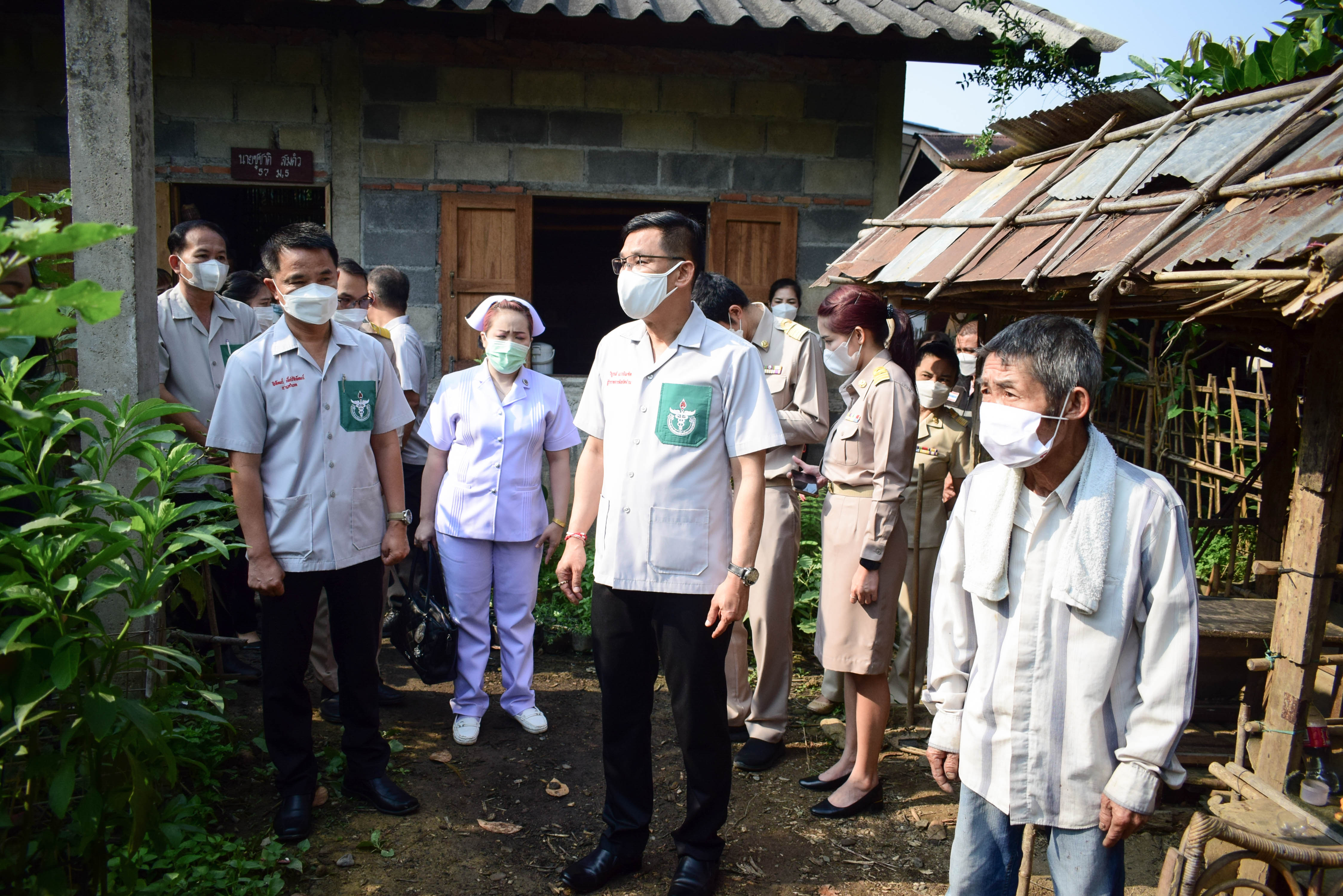 พช.น่าน : ผู้ว่าราชการจังหวัดน่าน เยี่ยมบ้านครัวเรือนยากจน ในพื้นที่อำเภอทุ่งช้าง จังหวัดน่าน