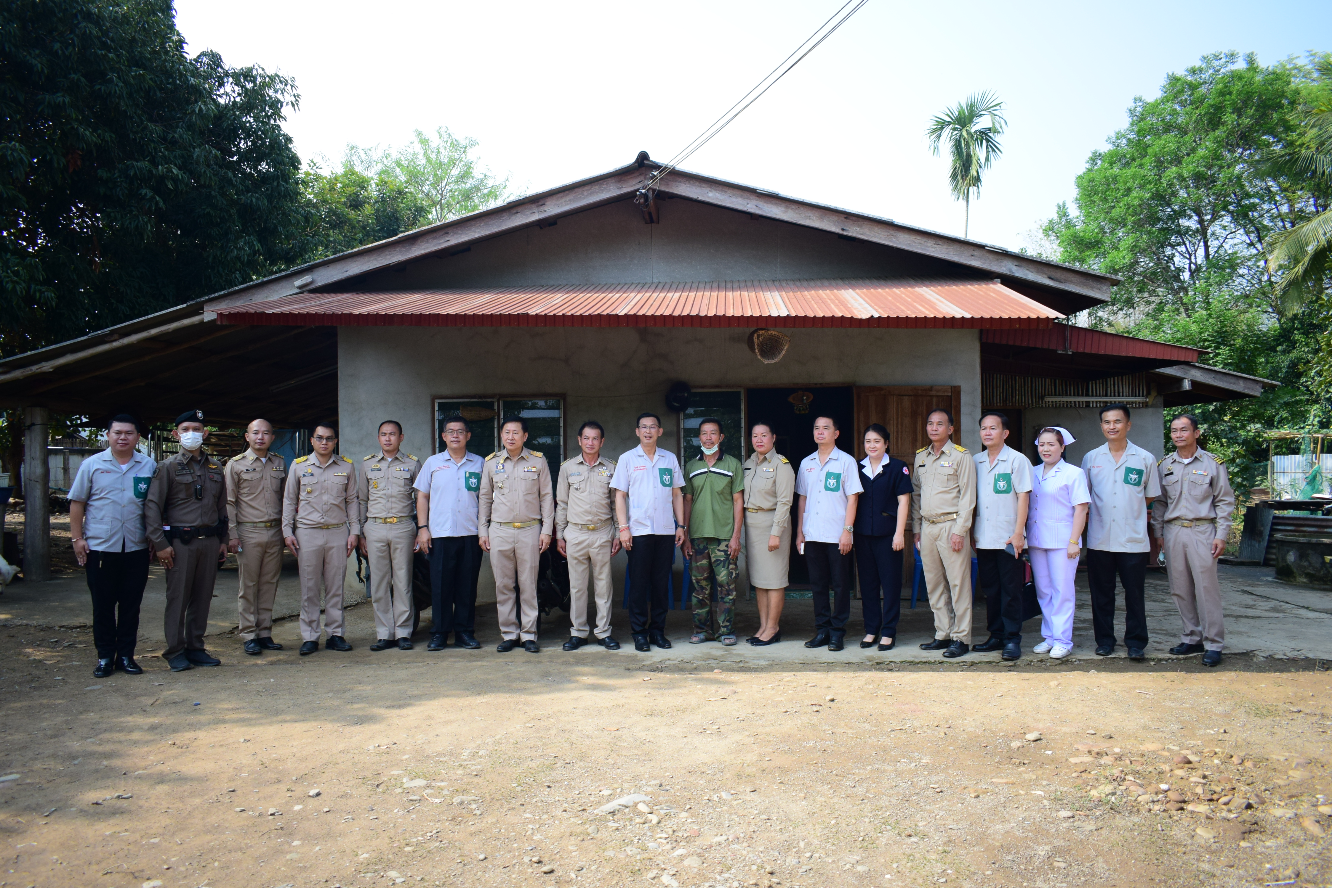 พช.น่าน : ผู้ว่าราชการจังหวัดน่าน เยี่ยมเยือนครัวเรือนต้นแบบการปลูกผักสวนครัวเพื่อสร้างความมั่นคงทางอาหาร ในพื้นที่อำเภอทุ่งช้าง จังหวัดน่าน
