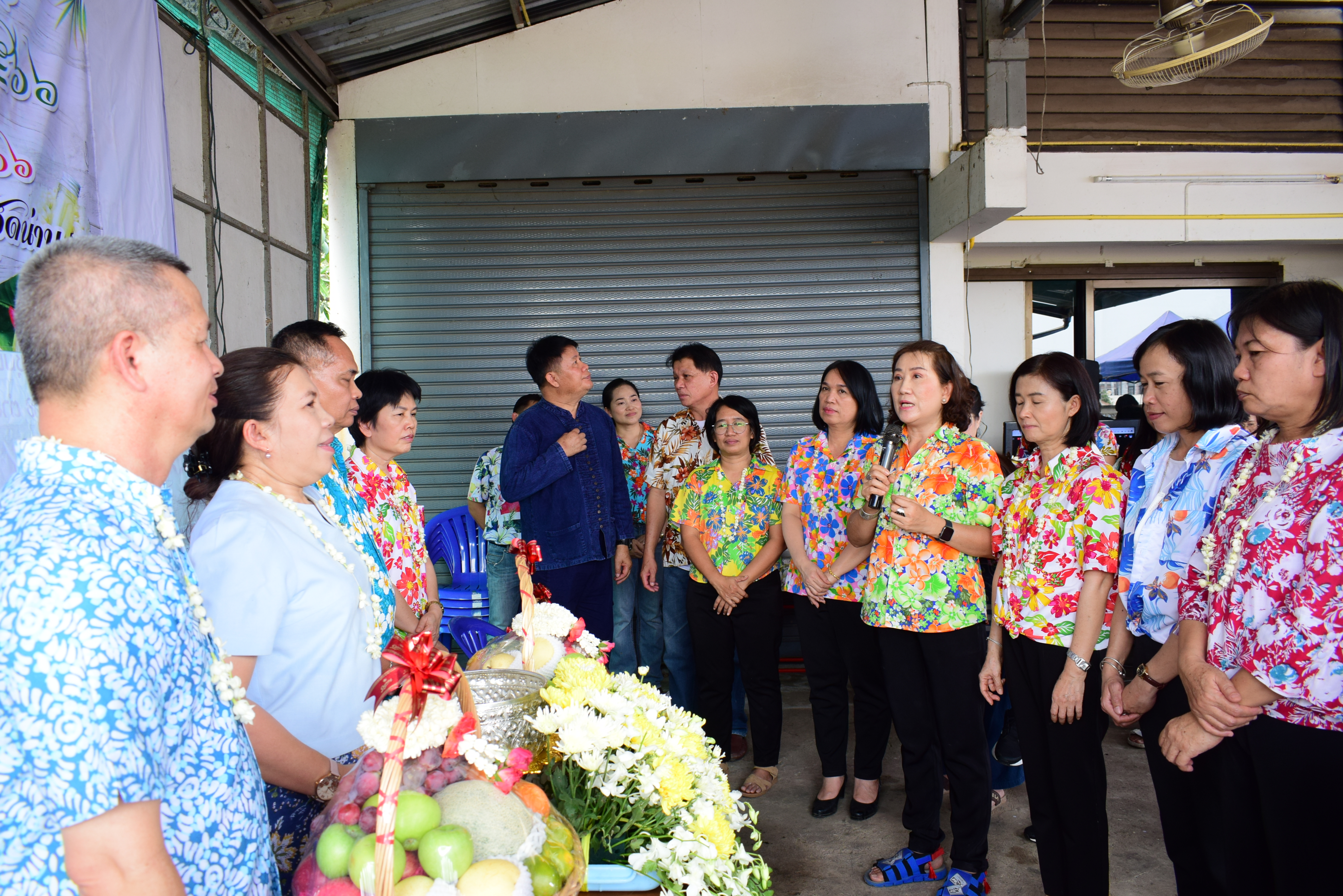 พช.น่าน : สรงน้ำพระพุทธพัฒนปชานาถ และสูมาการวะรดน้ำดำหัวพัฒนาการจังหวัดน่าน และข้าราชการบำนาญ เนื่องในวันปี๋ใหม่เมือง 2566