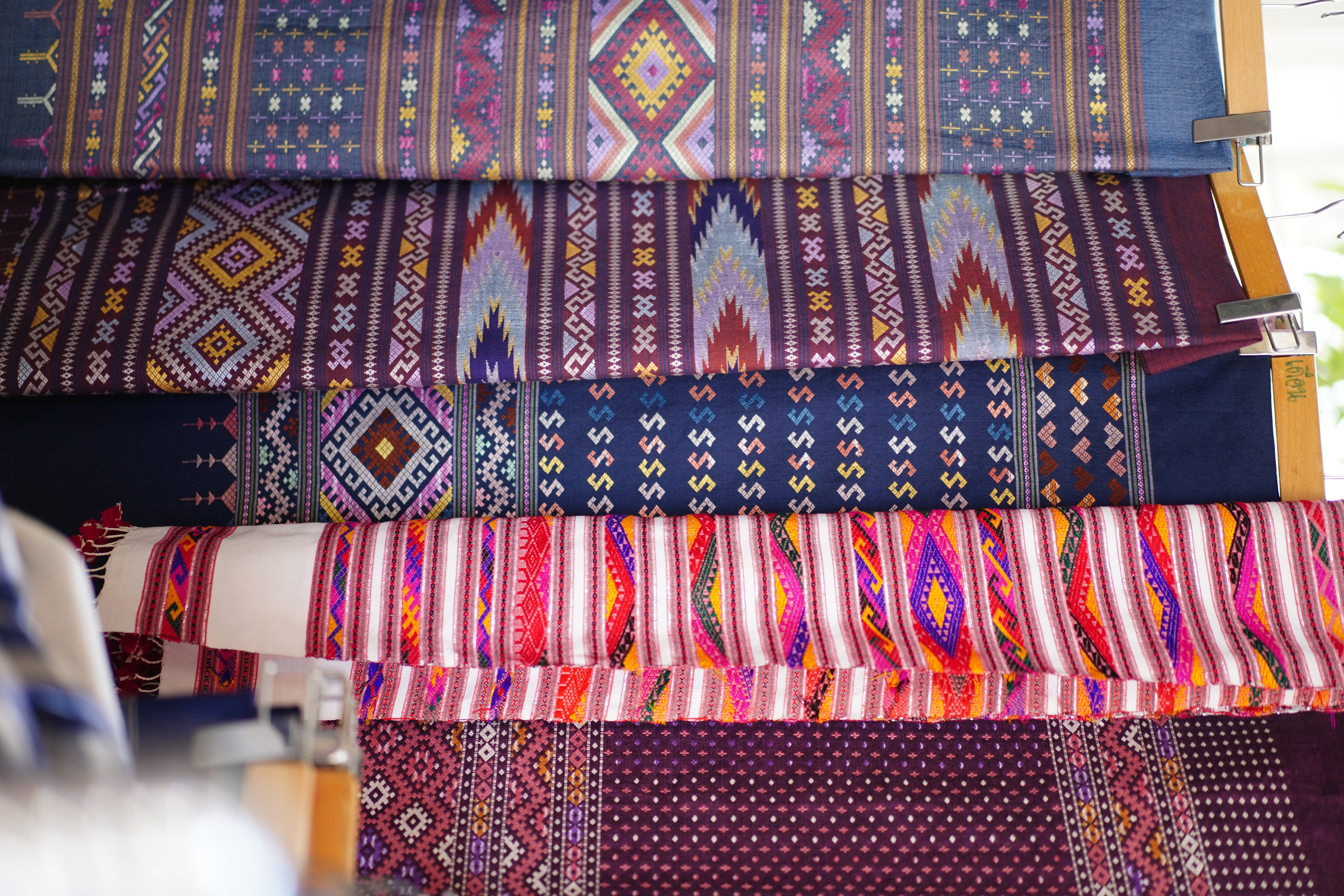 พช.น่าน : จัดกิจกรรม OTOP Mobile เพื่อส่งเสริมรายได้ กระตุ้นเศรษฐกิจ และเพิ่มช่องการตลาดแก่กลุ่มผู้ผลิตผู้ประกอบการOTOP จังหวัดน่าน