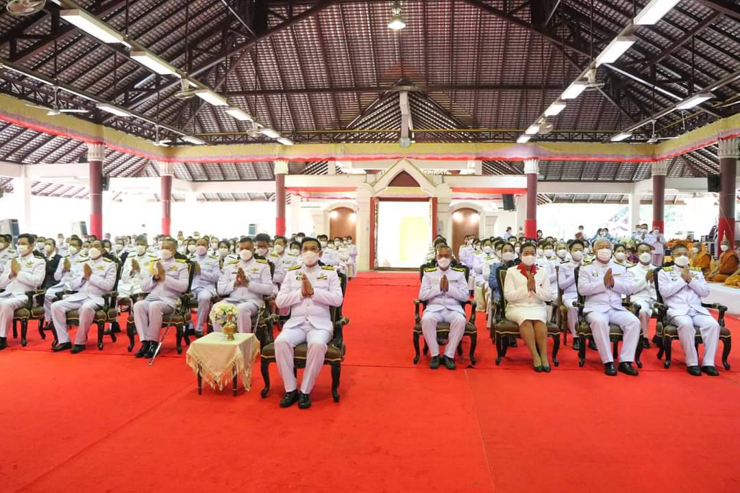 พช.น่าน : ร่วมพิธีเจริญพระพุทธมนต์ พิธีทำบุญตักบาตร และวางพานพุ่มดอกไม้ถวายราชสักการะ ในพิธีเฉลิมฉลองวาระครบรอบ 100 ปี วันประสูติสมเด็จพระเจ้าพี่นางเธอ เจ้าฟ้ากัลยาณิวัฒนา กรมหลวงนราธิวาสราชนครินทร์