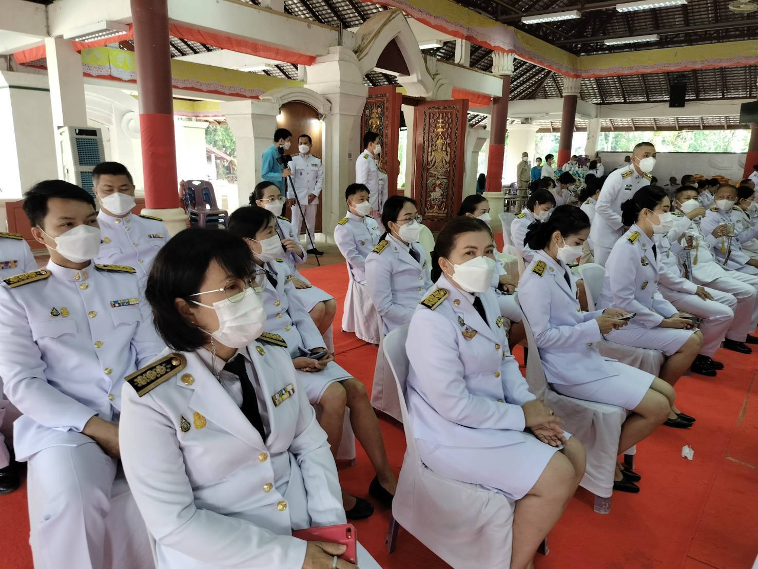 พช.น่าน : ร่วมพิธีเจริญพระพุทธมนต์ พิธีทำบุญตักบาตร และวางพานพุ่มดอกไม้ถวายราชสักการะ ในพิธีเฉลิมฉลองวาระครบรอบ 100 ปี วันประสูติสมเด็จพระเจ้าพี่นางเธอ เจ้าฟ้ากัลยาณิวัฒนา กรมหลวงนราธิวาสราชนครินทร์