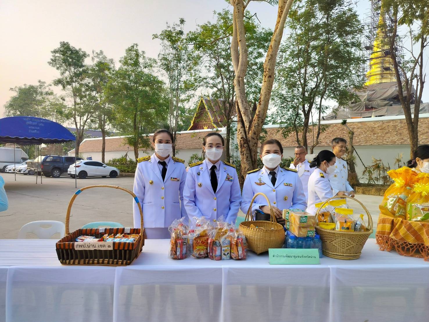 พช.น่าน : ร่วมพิธีเจริญพระพุทธมนต์ พิธีทำบุญตักบาตร และวางพานพุ่มดอกไม้ถวายราชสักการะ ในพิธีเฉลิมฉลองวาระครบรอบ 100 ปี วันประสูติสมเด็จพระเจ้าพี่นางเธอ เจ้าฟ้ากัลยาณิวัฒนา กรมหลวงนราธิวาสราชนครินทร์