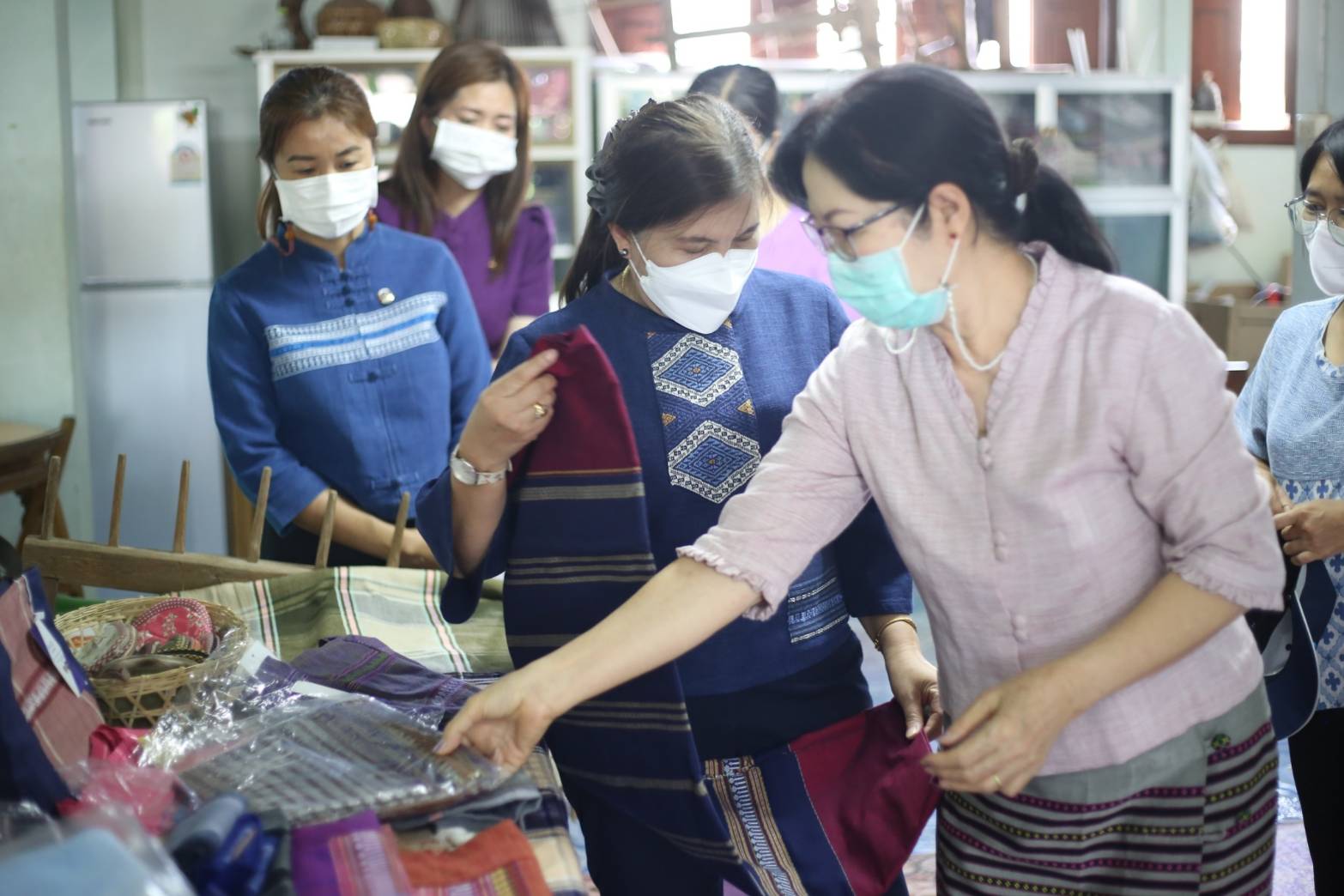 พช.น่าน : ติดตามการพัฒนาผลิตภัณฑ์กลุ่มเป้าหมายโครงการพัฒนาผลิตภัณฑ์ชุมชนกิจกรรมส่งเสริมกระบวนการเครือข่ายองค์ความรู้ (Knowledge Based OTOP : KBO)