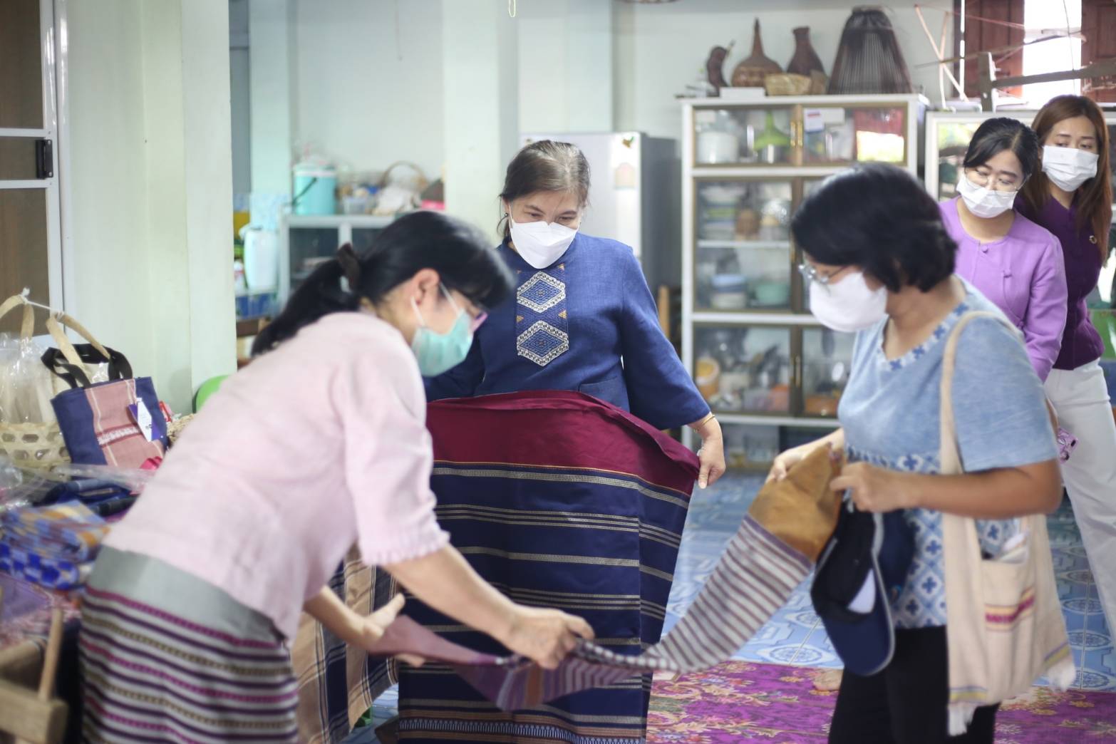 พช.น่าน : ติดตามการพัฒนาผลิตภัณฑ์กลุ่มเป้าหมายโครงการพัฒนาผลิตภัณฑ์ชุมชนกิจกรรมส่งเสริมกระบวนการเครือข่ายองค์ความรู้ (Knowledge Based OTOP : KBO)