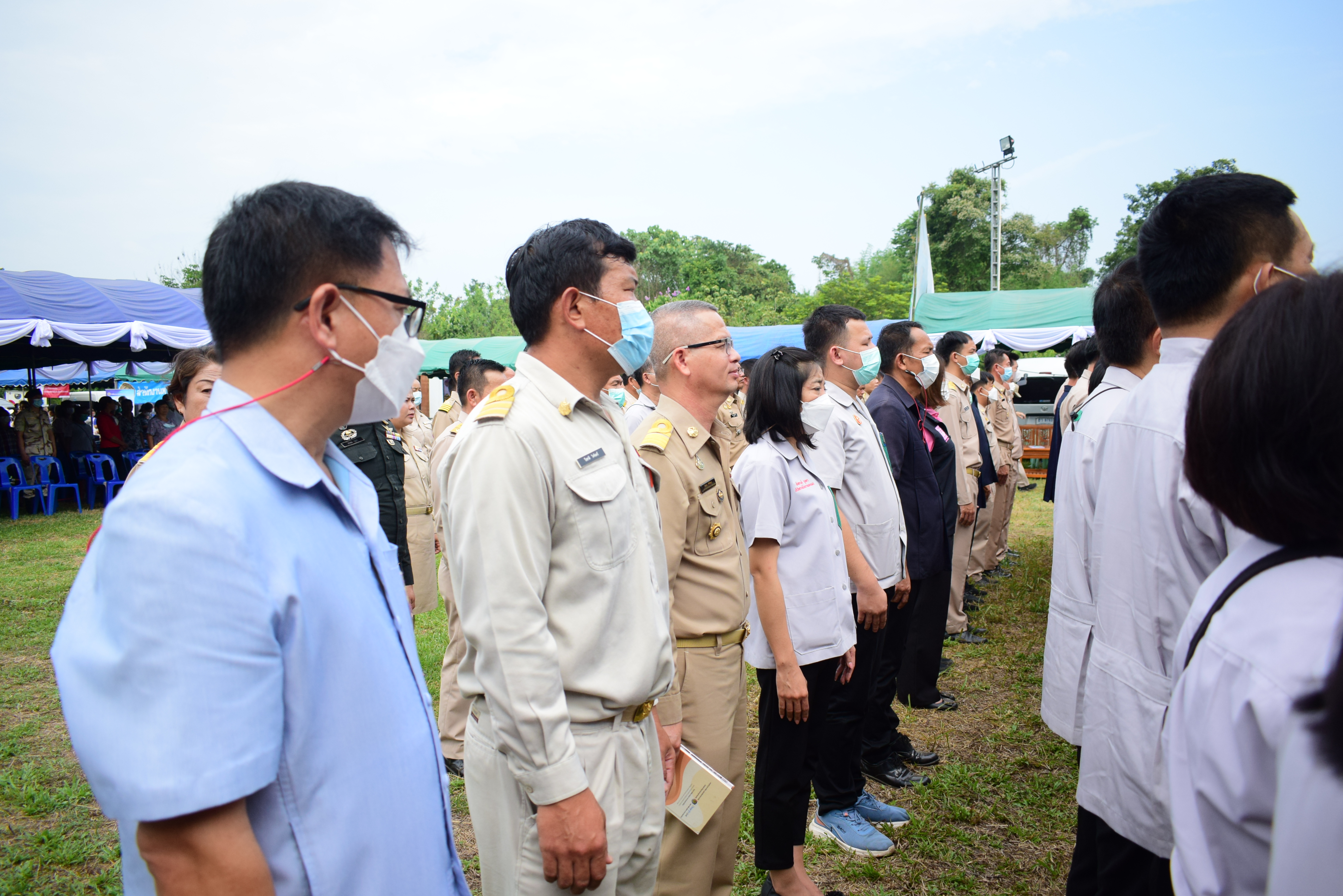 พช.น่าน : ร่วมกิจกรรมหน่วยแพทย์เคลื่อนที่ พอ.สว. และการหน่วยบำบัดทุกข์บำรุงสุขสร้างรอยยิ้มให้ประชาชน  อำเภอแม่จริม จังหวัดน่าน