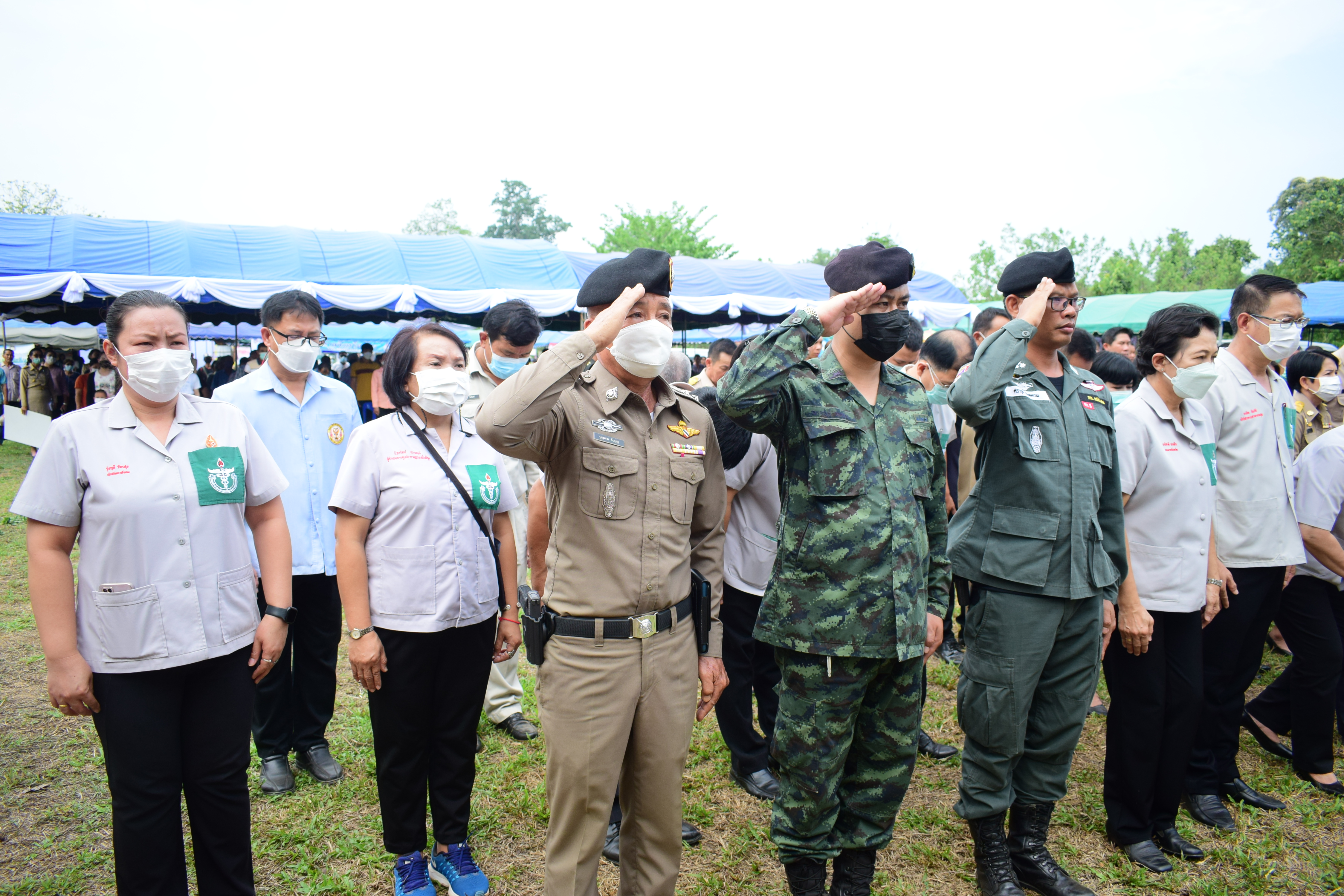 พช.น่าน : ร่วมกิจกรรมหน่วยแพทย์เคลื่อนที่ พอ.สว. และการหน่วยบำบัดทุกข์บำรุงสุขสร้างรอยยิ้มให้ประชาชน  อำเภอแม่จริม จังหวัดน่าน