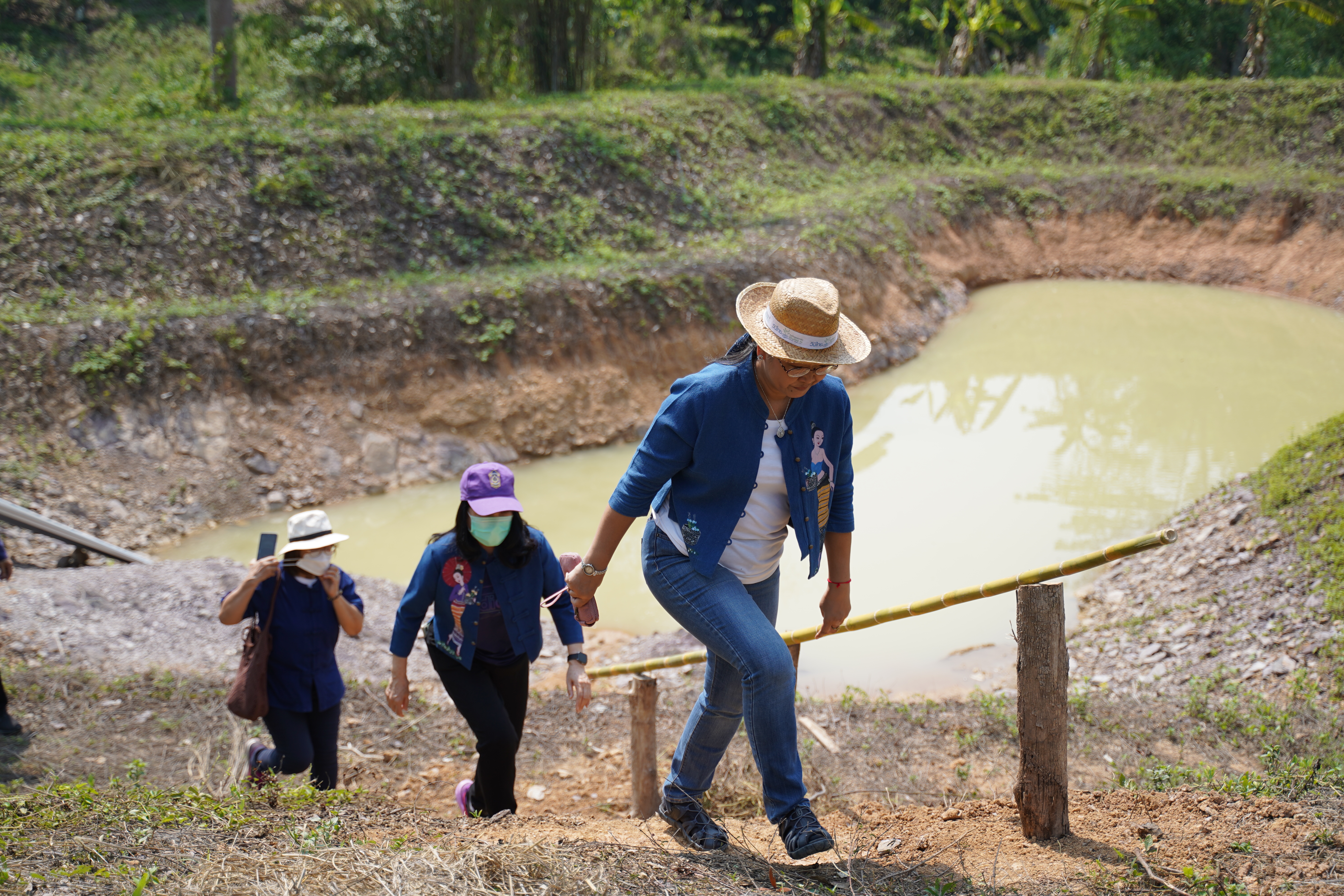 จังหวัดน่าน Kick off  โครงการ “1 หมู่บ้าน 1 ทางนี้มีผล ผู้คนรักกัน เฉลิมพระเกียรติสมเด็จพระเจ้าพี่นางเธอเจ้าฟ้ากัลยาณิวัฒนา กรมหลวงนราธิวาสราชนครินทร์” เนื่องในโอกาสเฉลิมฉลองวาระ ครบ 100 ปี วันประสูติ (6 พฤษภาคม 2566) และกิจกรรมเอามื้อสามัคคี “พัฒนาพื้นที่ต้นแบบ รักษ์สิ่งแวดล้อม” ตามโครงการโคก หนอง นาวิถีน่าน พอเพียงสู่ความยั่งยืน ครั้งที่ 3/2566