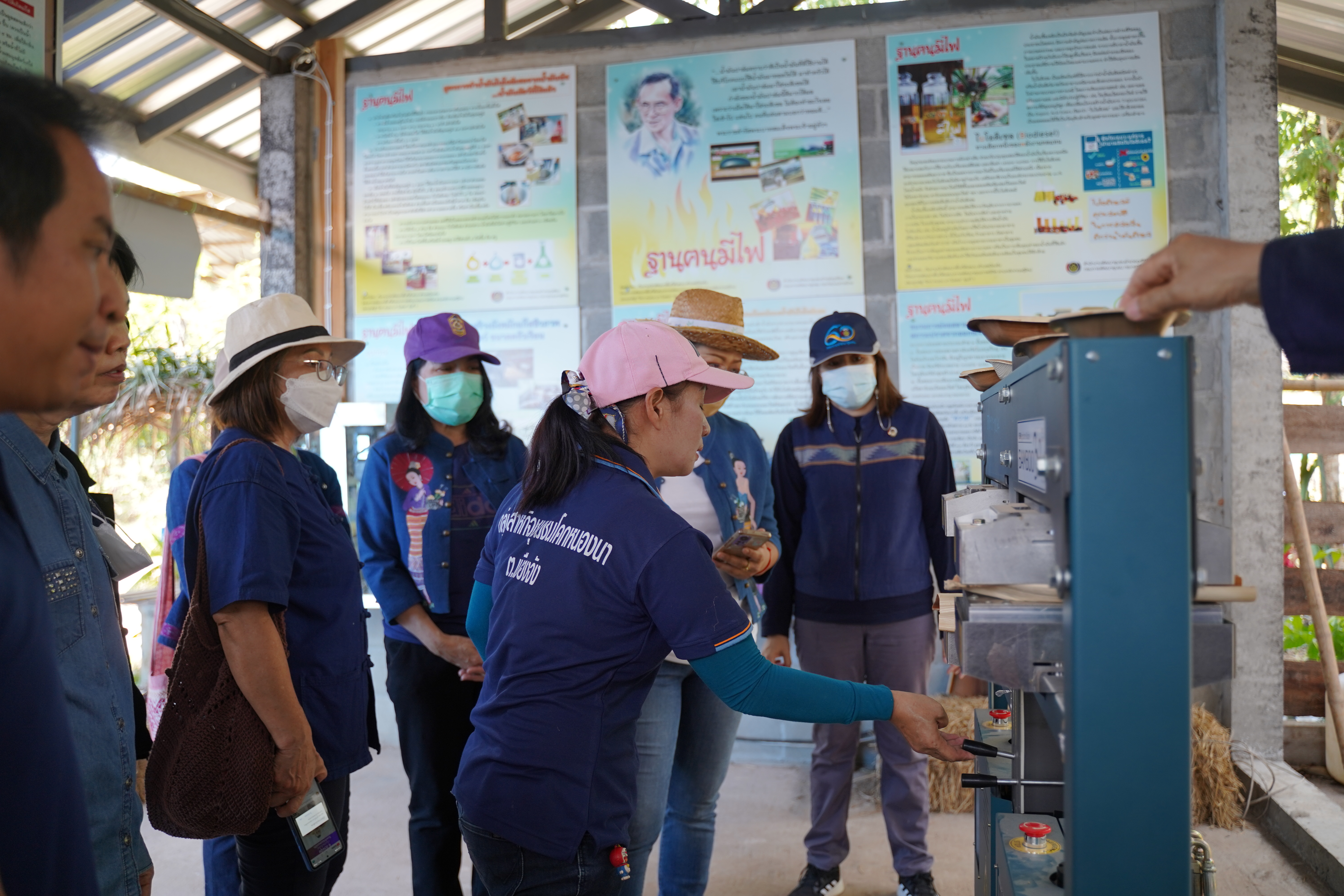 จังหวัดน่าน Kick off  โครงการ “1 หมู่บ้าน 1 ทางนี้มีผล ผู้คนรักกัน เฉลิมพระเกียรติสมเด็จพระเจ้าพี่นางเธอเจ้าฟ้ากัลยาณิวัฒนา กรมหลวงนราธิวาสราชนครินทร์” เนื่องในโอกาสเฉลิมฉลองวาระ ครบ 100 ปี วันประสูติ (6 พฤษภาคม 2566) และกิจกรรมเอามื้อสามัคคี “พัฒนาพื้นที่ต้นแบบ รักษ์สิ่งแวดล้อม” ตามโครงการโคก หนอง นาวิถีน่าน พอเพียงสู่ความยั่งยืน ครั้งที่ 3/2566