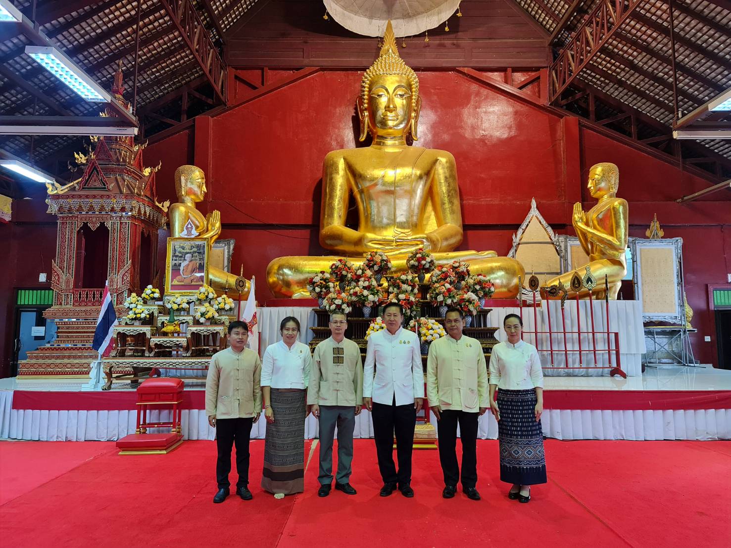 #พช.น่าน# ร่วมพิธีทำบุญตักบาตรถวายพระกุศล  เนื่องในงานฉลองพระชนมายุ 8 รอบ สมเด็จพระอริยวงศาคตญาน สมเด็จพระสังฆราช สกลมหาสังฆปริณายก