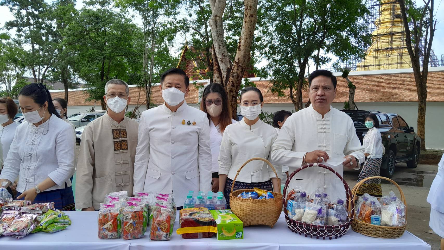 #พช.น่าน# ร่วมพิธีทำบุญตักบาตรถวายพระกุศล  เนื่องในงานฉลองพระชนมายุ 8 รอบ สมเด็จพระอริยวงศาคตญาน สมเด็จพระสังฆราช สกลมหาสังฆปริณายก