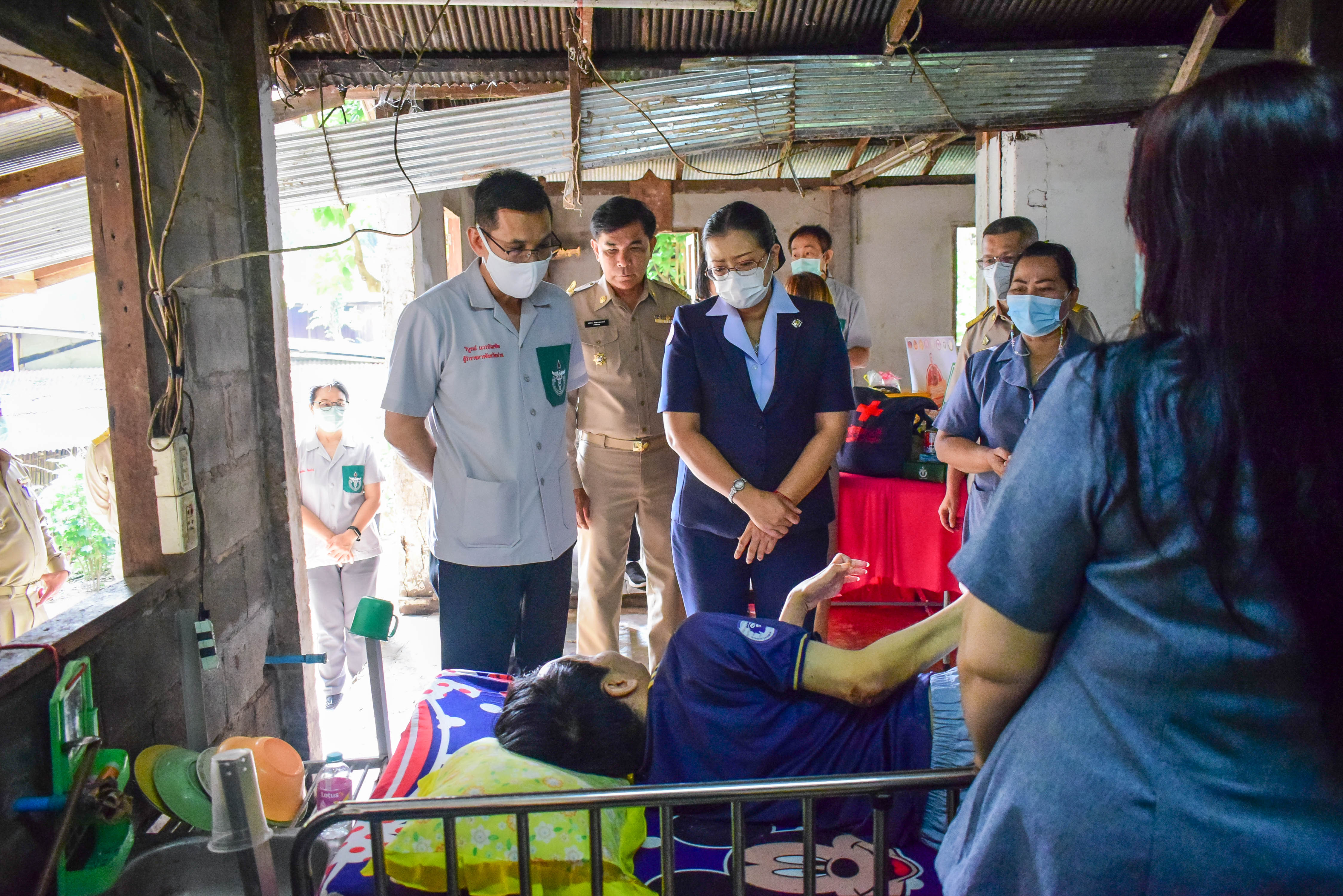 ผู้ว่าราชการจังหวัดน่าน นำทีมเยี่ยมบ้านครัวเรือนยากจน TPMAP พื้นที่ อ.ท่าวังผา จ.น่าน