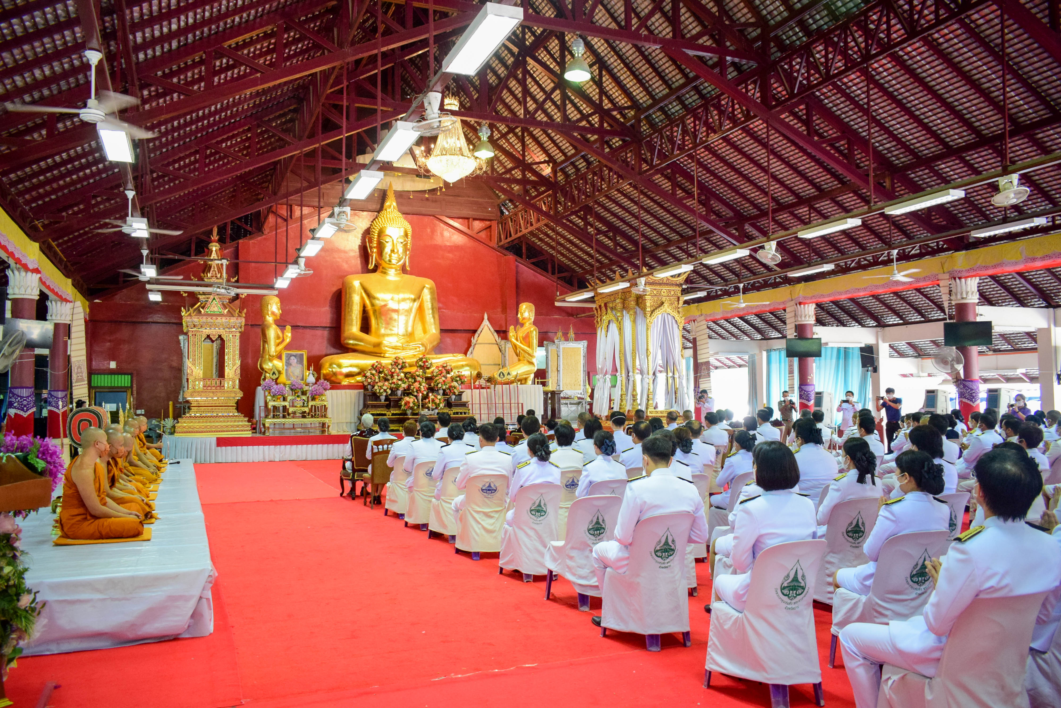 พช.น่าน : ร่วมพิธีทำบุญตักบาตร เฉลิมพระเกียรติ สมเด็จพระนางเจ้าฯ พระบรมราชินี เนื่องในวันเฉลิมพระชนมพรรษา 3 มิถุนายน 2566