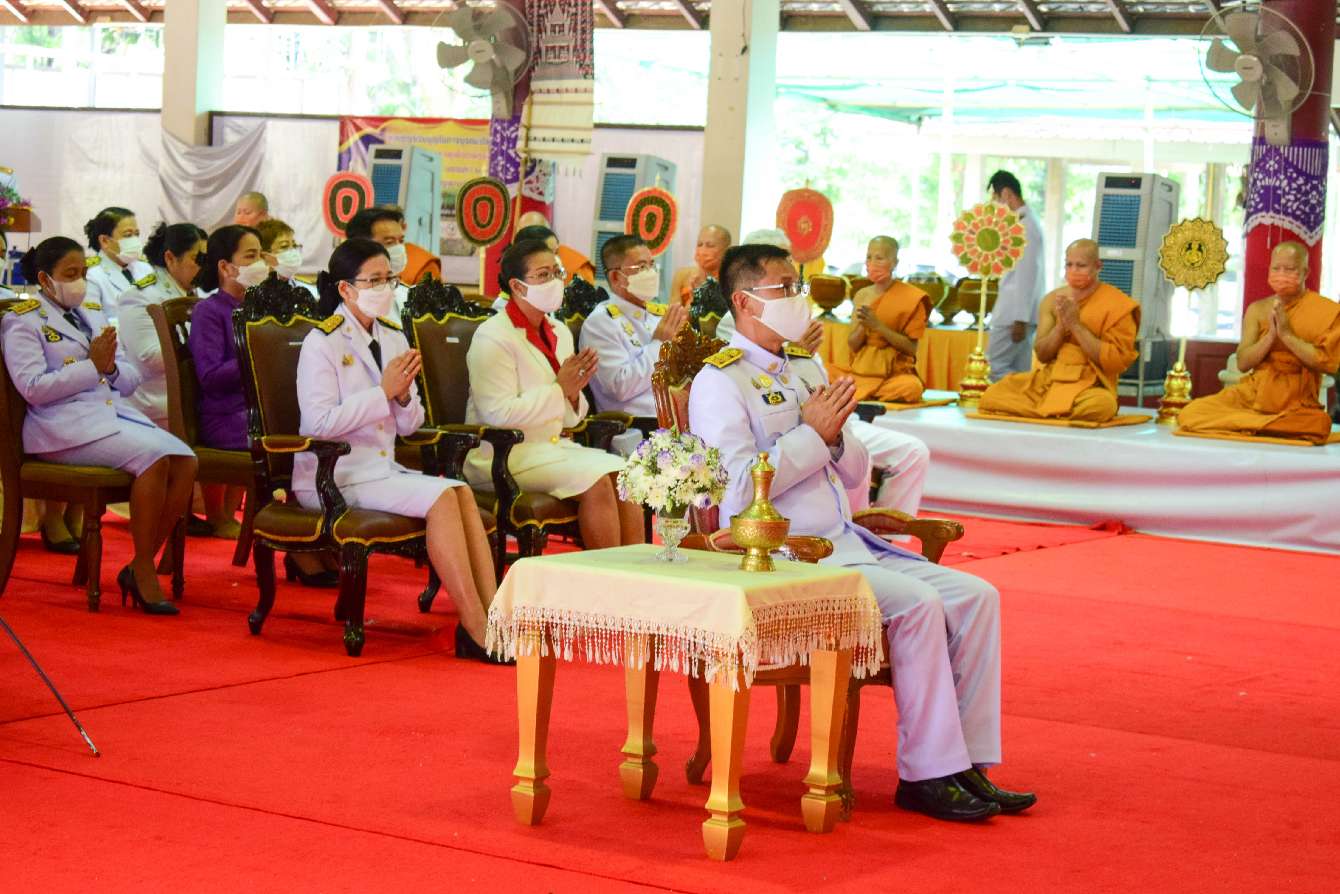 พช.น่าน : ร่วมพิธีทำบุญตักบาตร เฉลิมพระเกียรติ สมเด็จพระนางเจ้าฯ พระบรมราชินี เนื่องในวันเฉลิมพระชนมพรรษา 3 มิถุนายน 2566