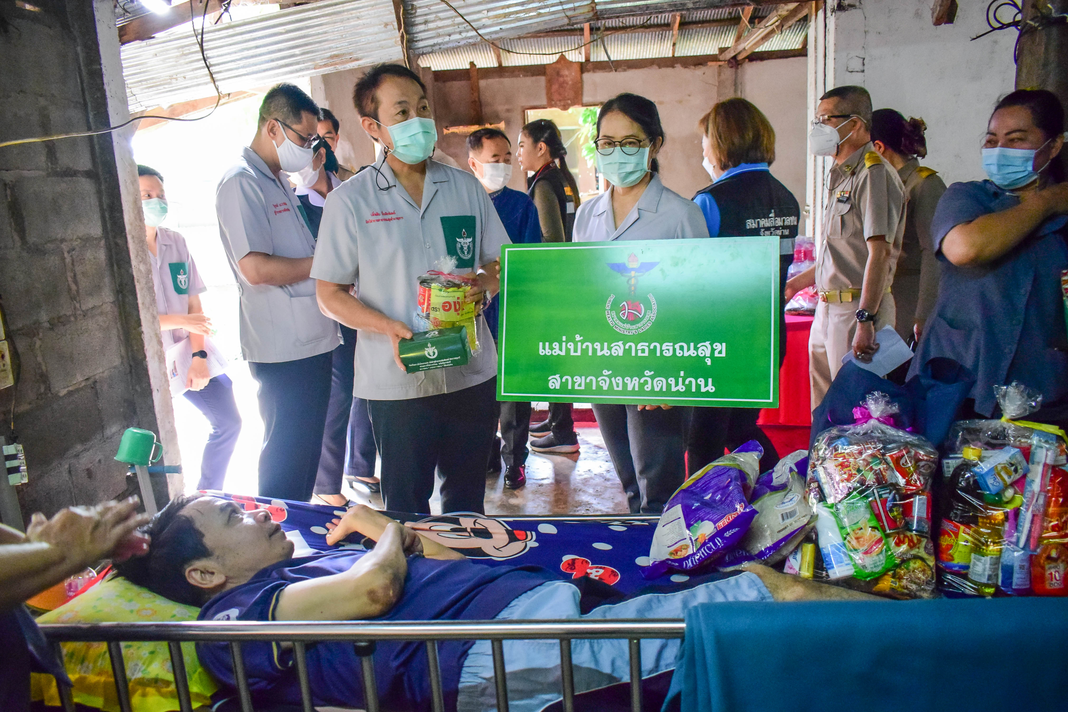 ผู้ว่าราชการจังหวัดน่าน นำทีมเยี่ยมบ้านครัวเรือนยากจน TPMAP พื้นที่ อ.ท่าวังผา จ.น่าน