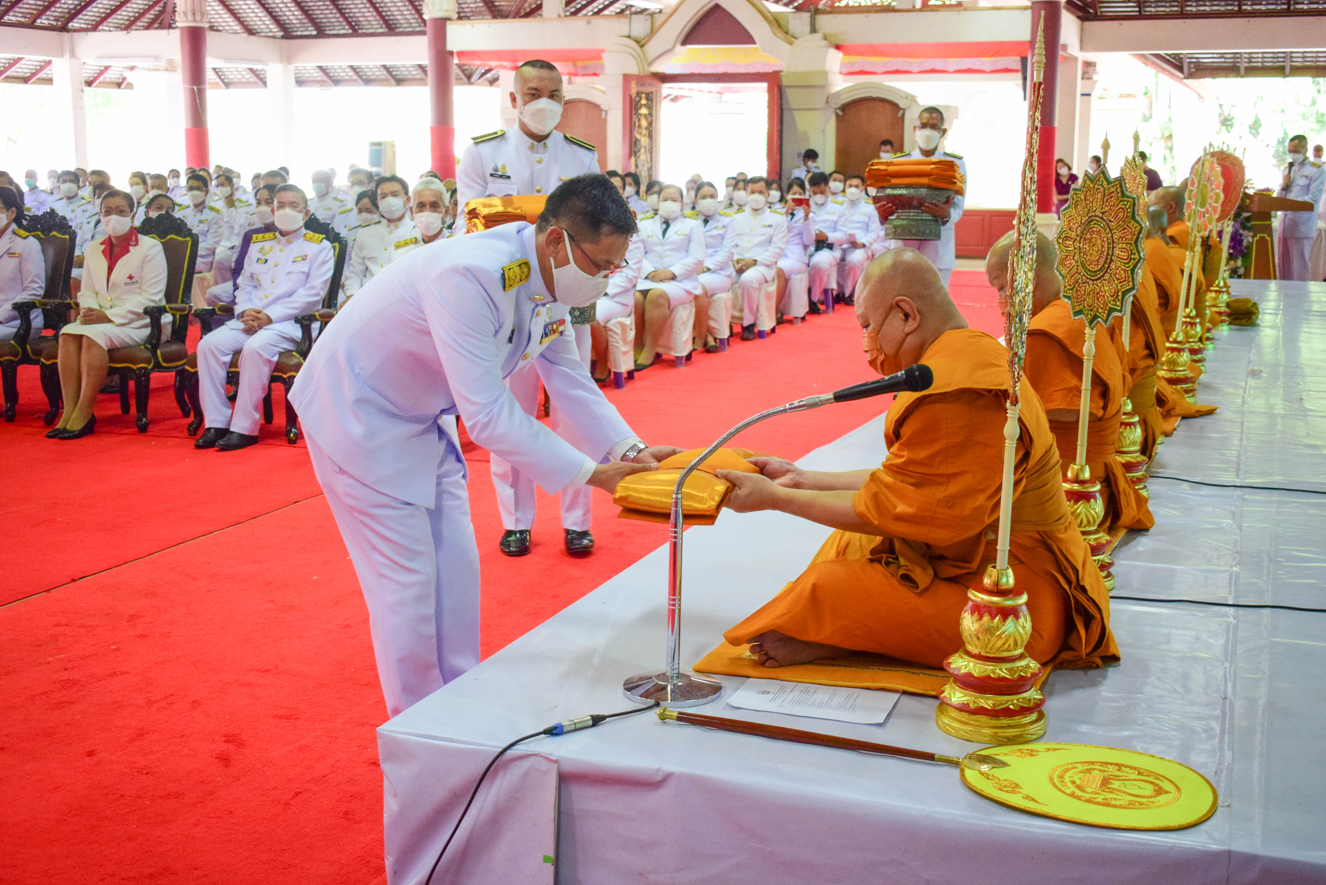พช.น่าน : ร่วมพิธีทำบุญตักบาตร เฉลิมพระเกียรติ สมเด็จพระนางเจ้าฯ พระบรมราชินี เนื่องในวันเฉลิมพระชนมพรรษา 3 มิถุนายน 2566