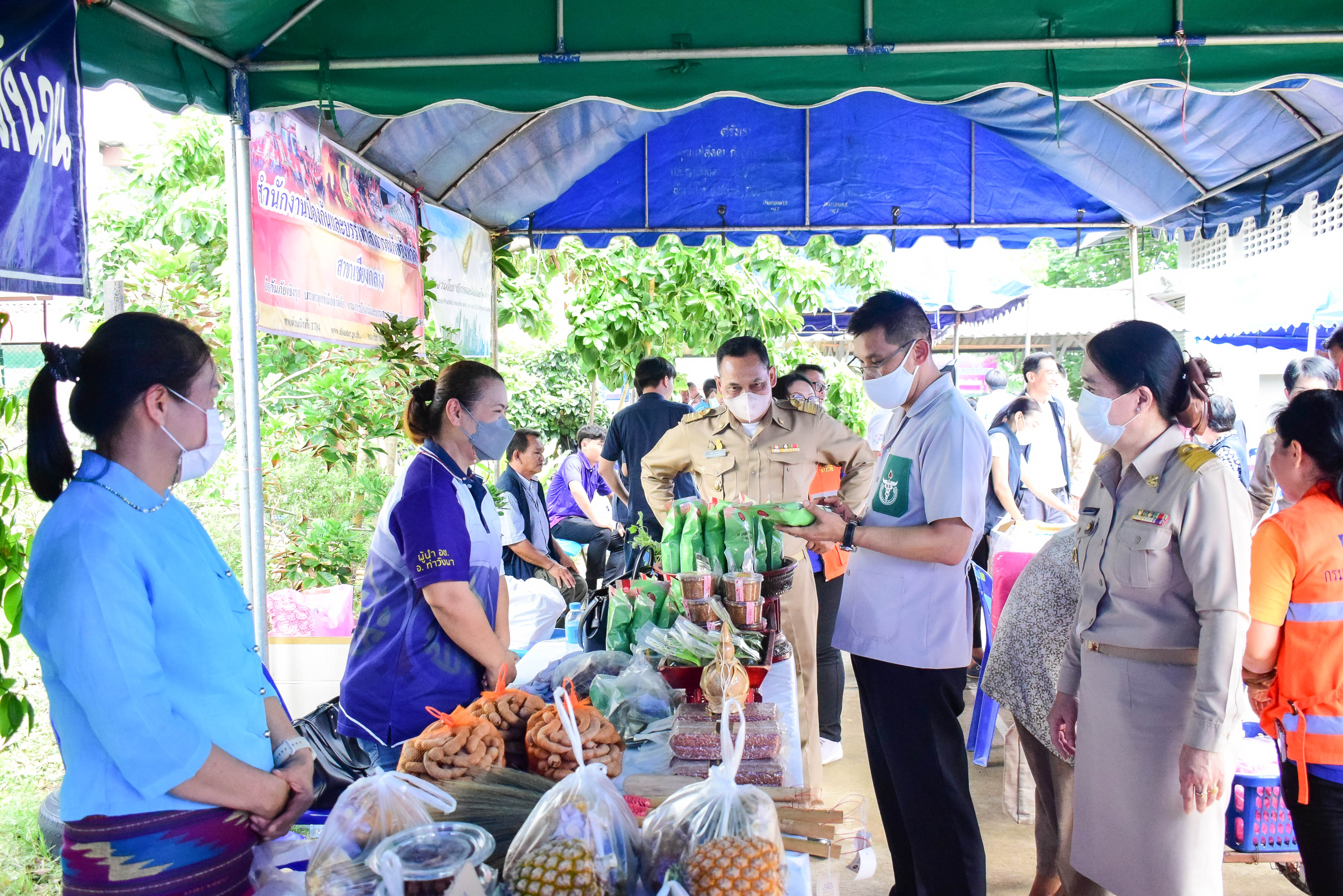 พช.น่าน : ร่วมกิจกรรมหน่วยแพทย์เคลื่อนที่ พอ.สว. และการหน่วยบำบัดทุกข์บำรุงสุขสร้างรอยยิ้มให้ประชาชน อำเภอท่าวังผา จังหวัดน่าน