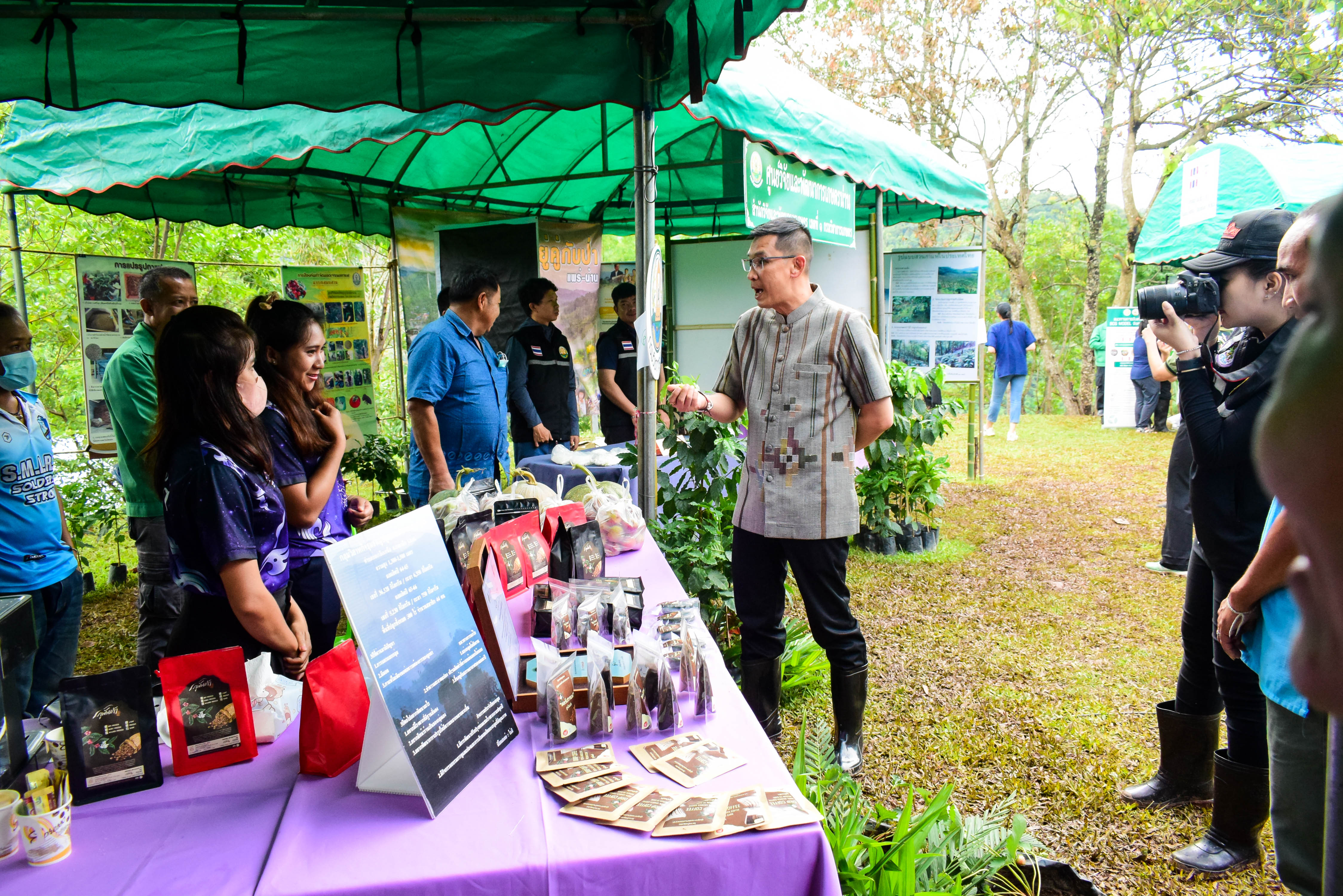 จังหวัดน่านจัดพิธีเปิดกิจกรรม Kick Off “ปลูกกาแฟเพื่อเป็นแหล่งผลิตกาแฟคุณภาพดี” เพื่อเป็นแหล่งผลิตกาแฟคุณภาพดี” ภายใต้นโยบาย BCG Model เพื่อสร้างการรับรู้ และประชาสัมพันธ์แหล่งผลิตกาแฟคุณภาพดีของจังหวัดน่าน